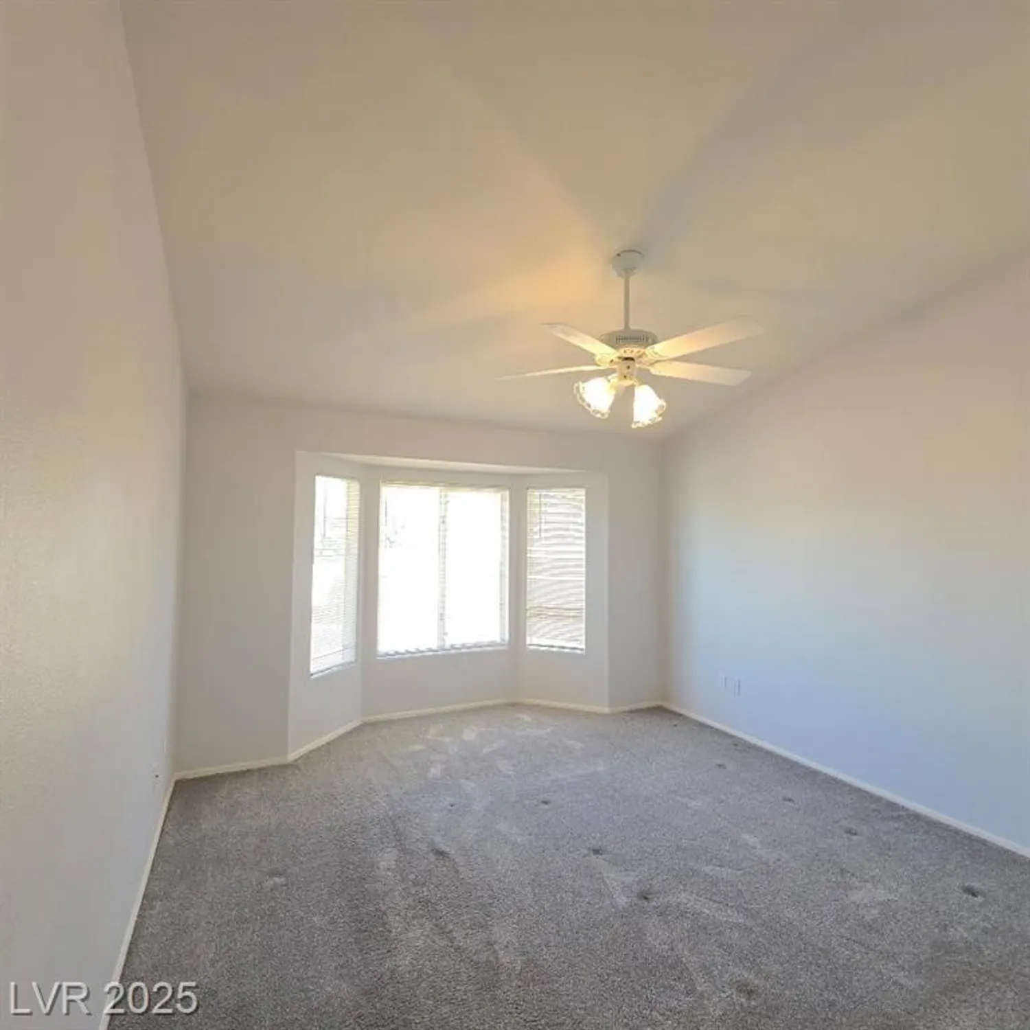 Property Slideshow image 19 of 38 | 10713 paradise point dr, Las Vegas, NV, 89134