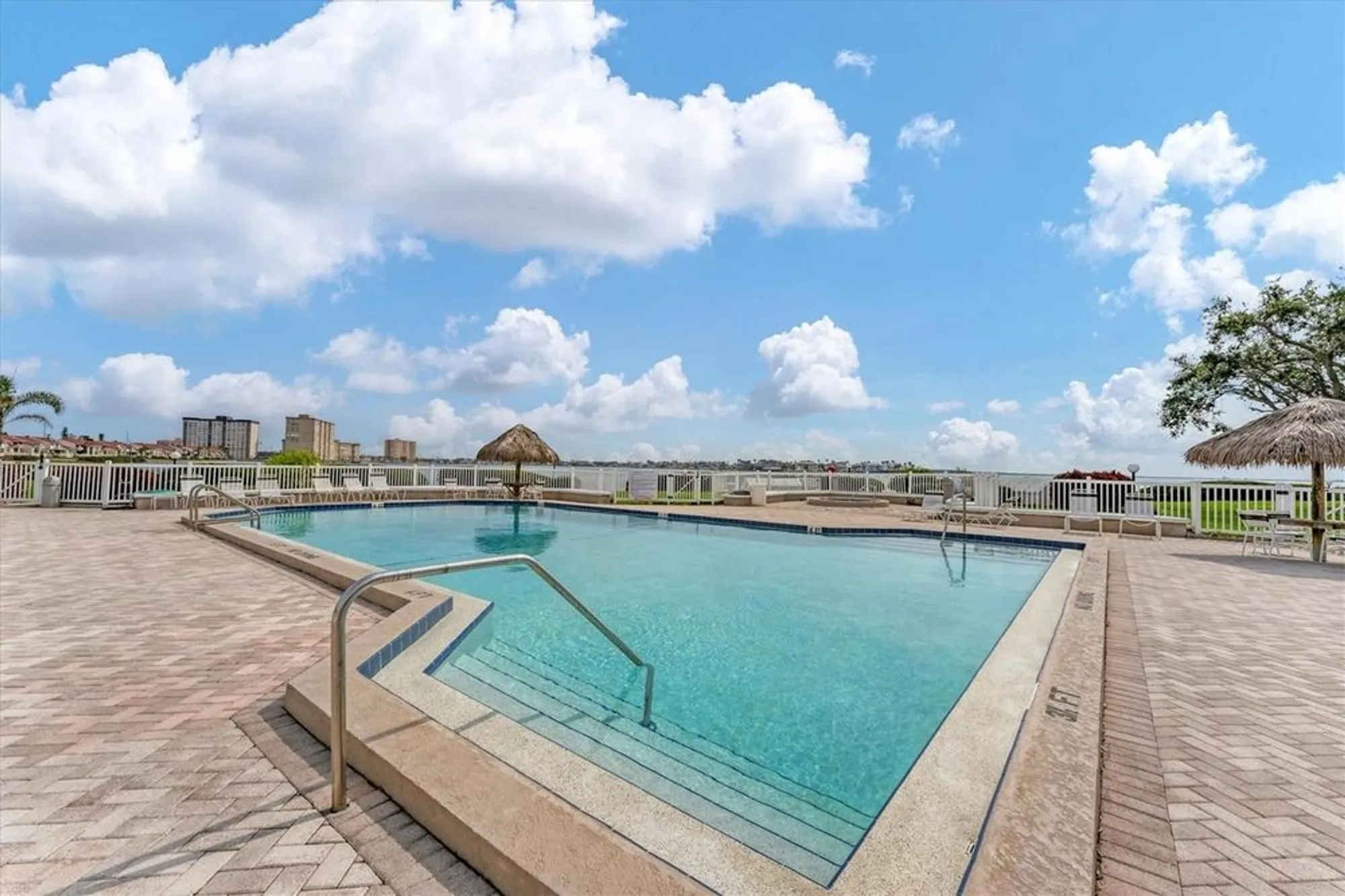 Property Slideshow image 22 of 31 | 6158 palma del mar blvd s apt 504, St Petersburg, FL, 33715