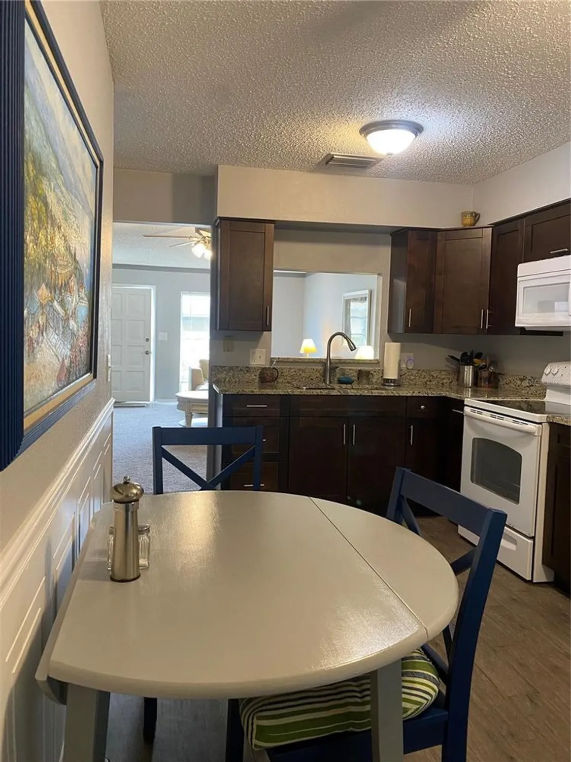 Property Slideshow image 13 of 38 | 832 cambridge ct, Dunedin, FL, 34698