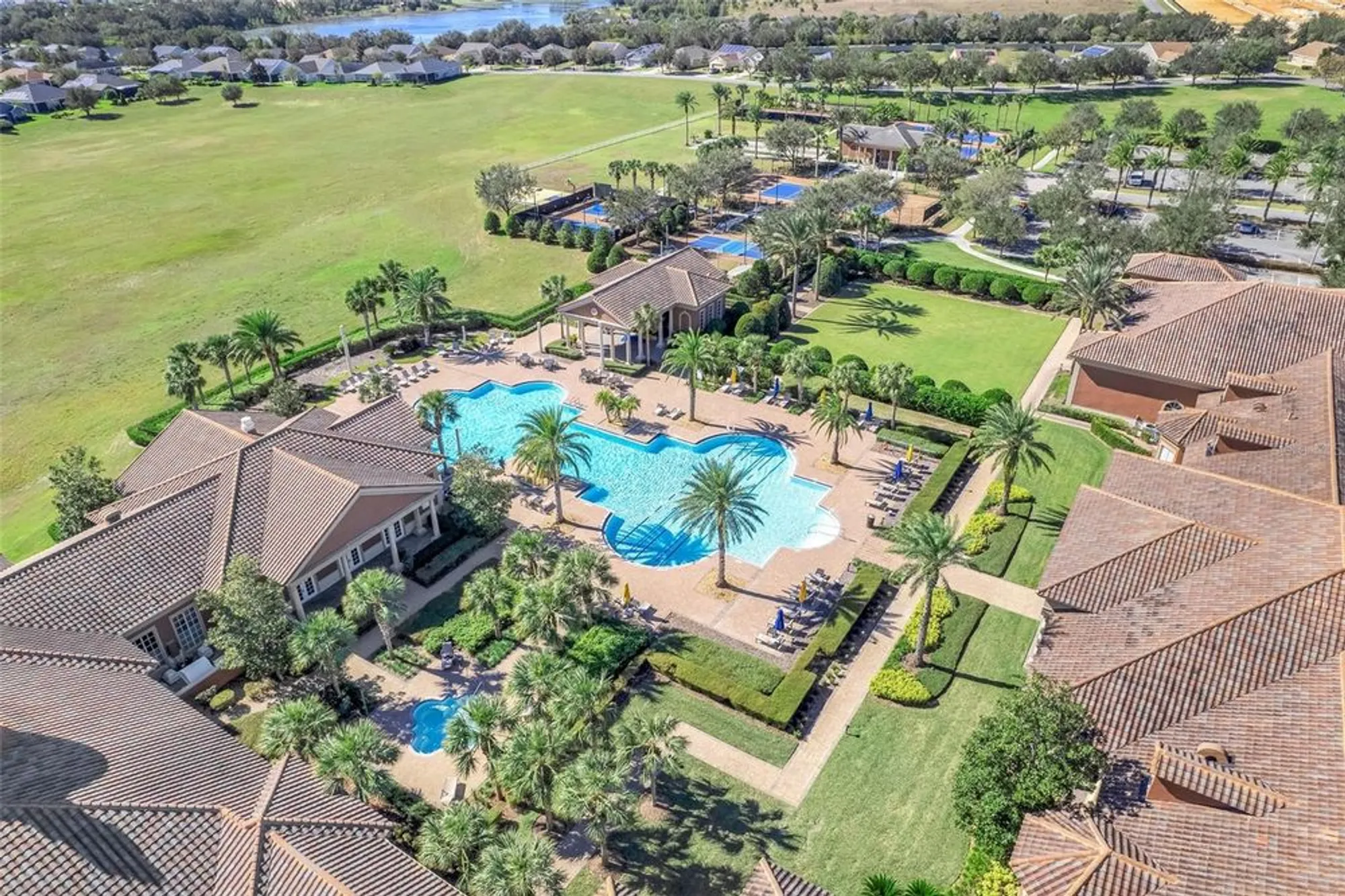 Property Slideshow image 43 of 52 | 815 hidden moss dr, Groveland, FL, 34736