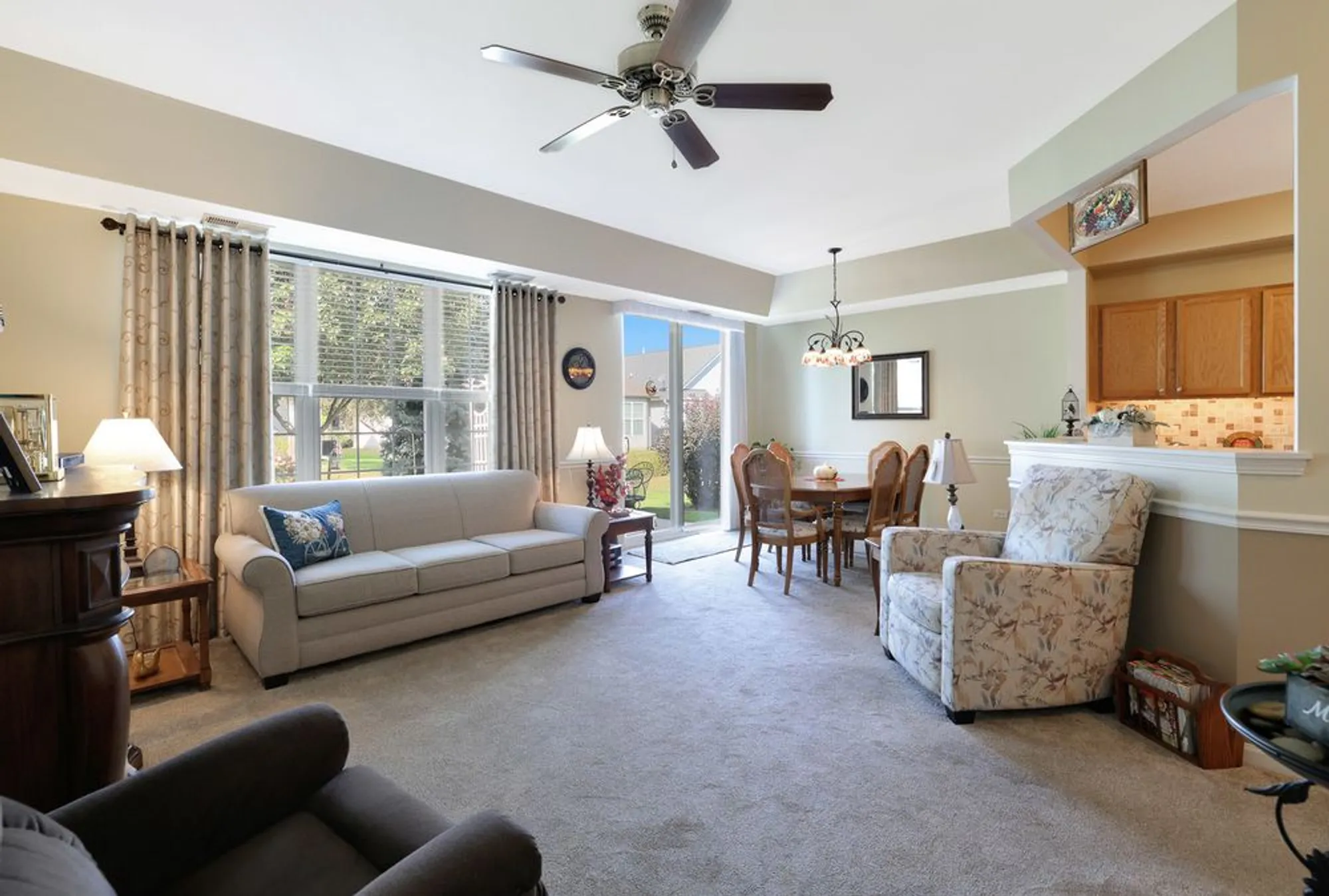 Property Slideshow image 4 of 20 | 11723 evergreen ln, Huntley, IL, 60142