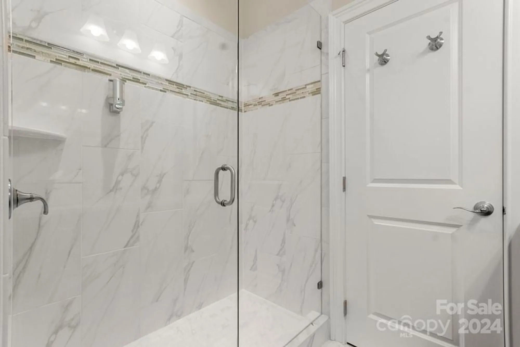 Property Slideshow image 20 of 26 | 15814 vale ridge dr, Charlotte, NC, 28278