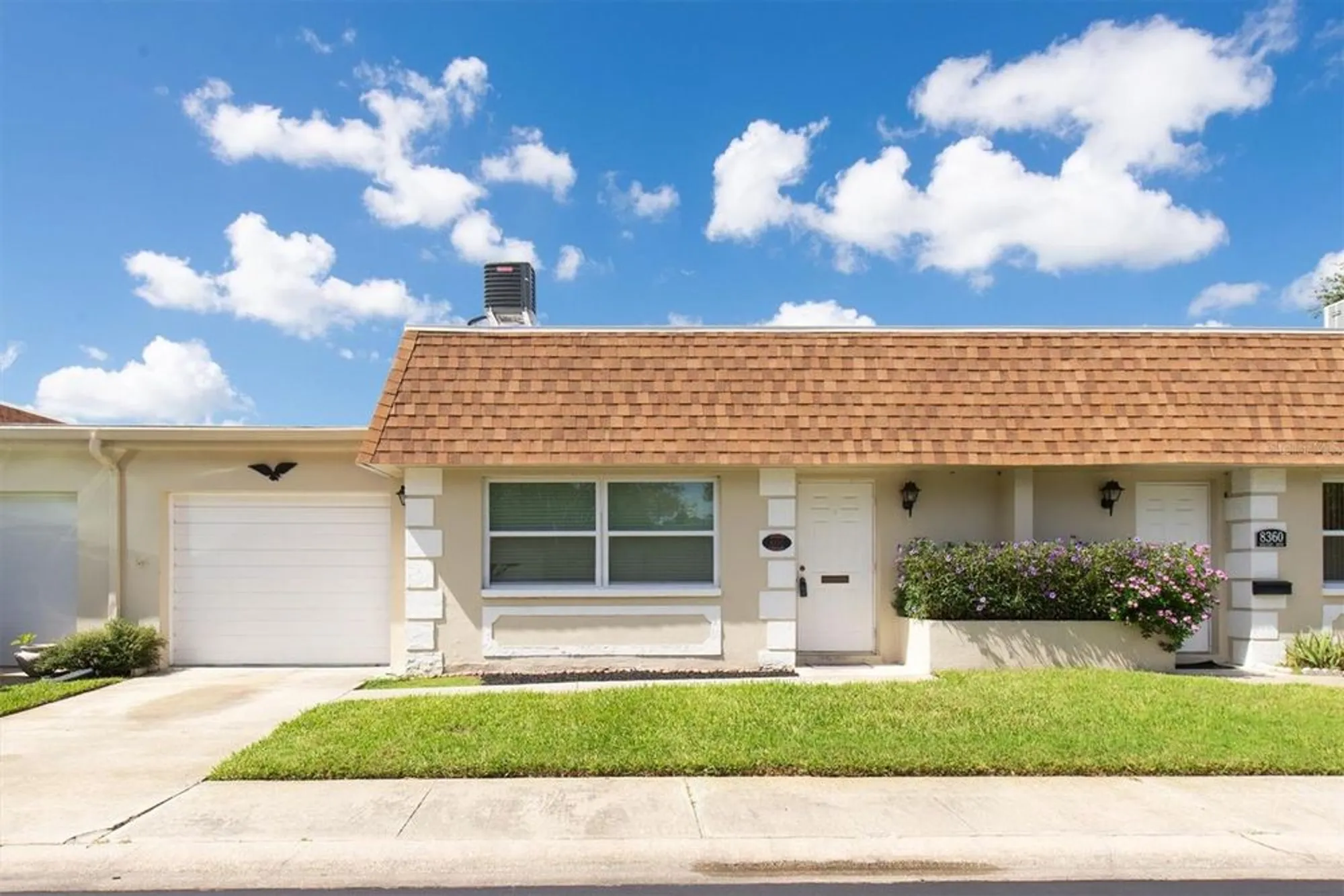 Property Slideshow image 21 of 27 | 8350 burgundy dr, Pinellas Park, FL, 33781