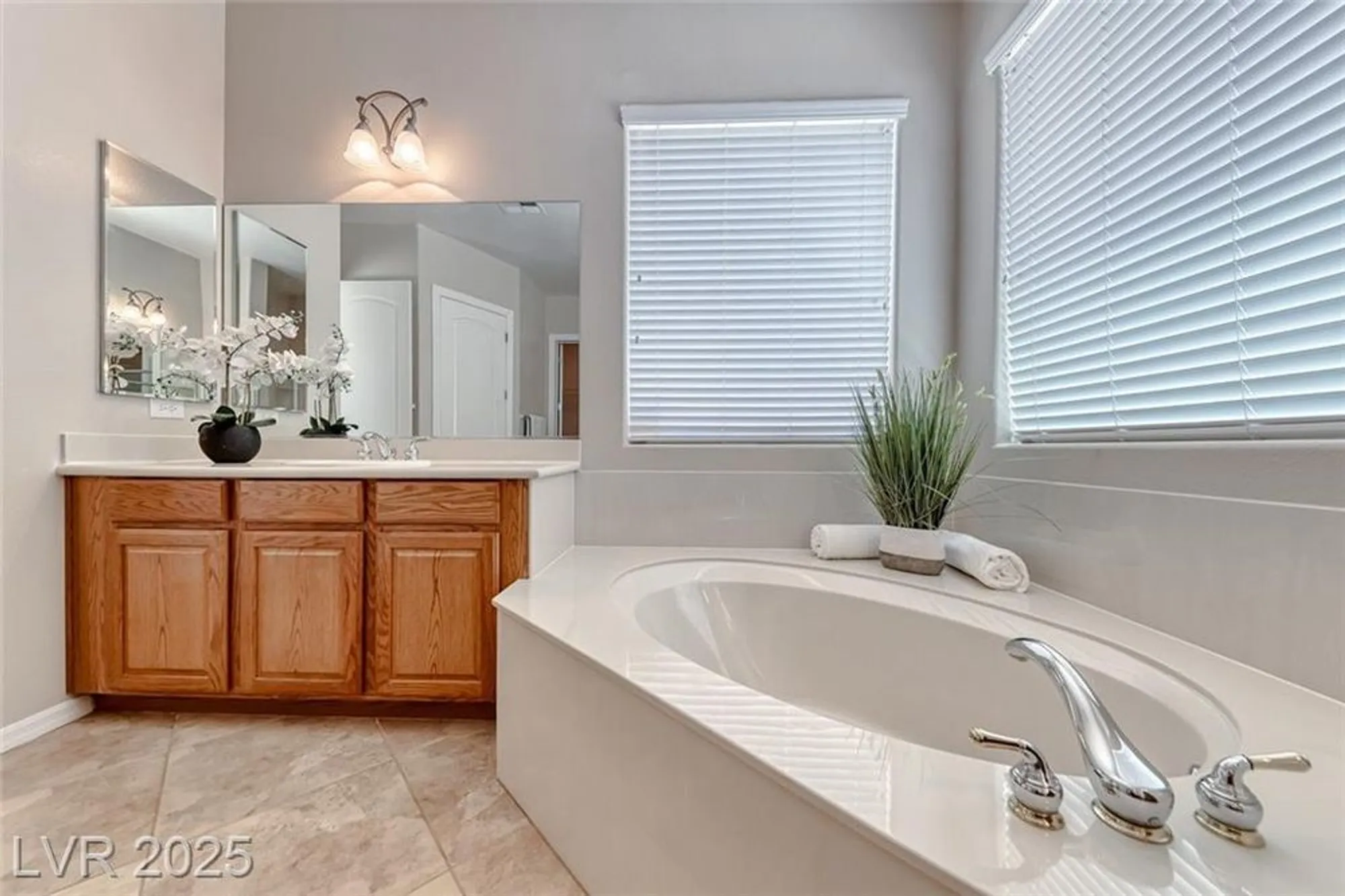 Property Slideshow image 21 of 48 | 2114 twin falls dr, Henderson, NV, 89044