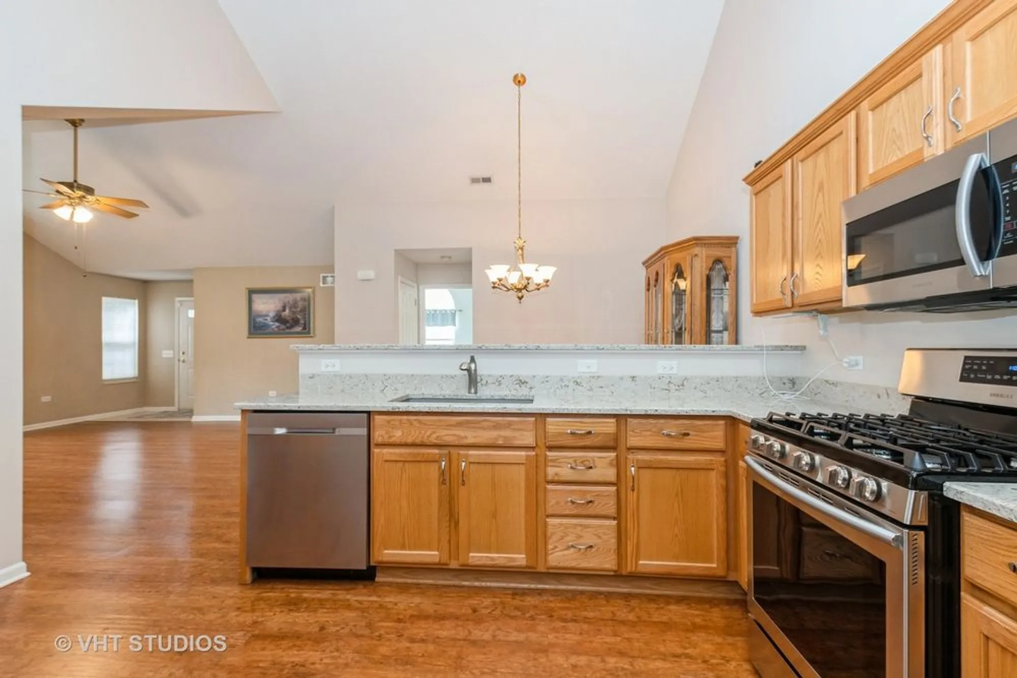 Property Slideshow image 6 of 18 | 18248 murphy cir # 18248, Tinley Park, IL, 60487