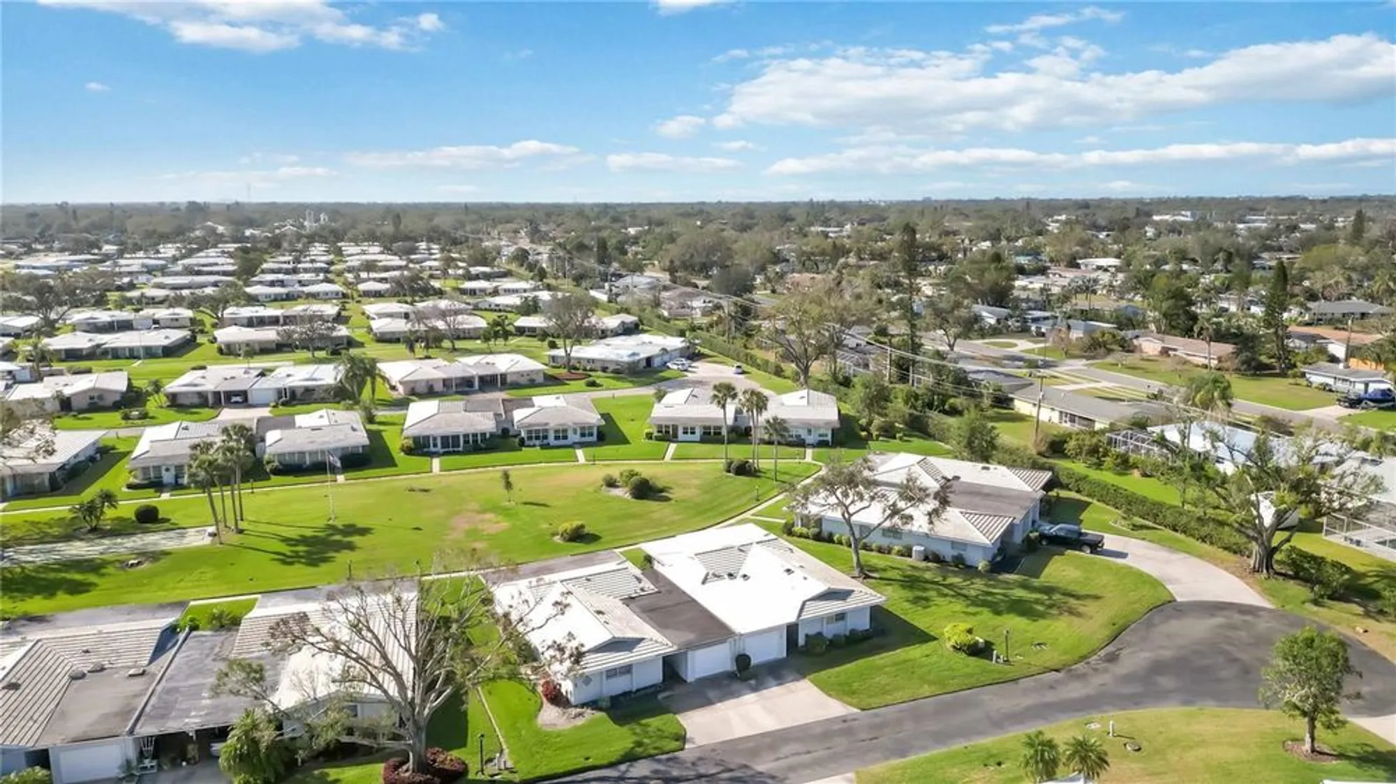 Property Slideshow image 5 of 66 | 3220 southfield ln 810, Sarasota, FL, 34239