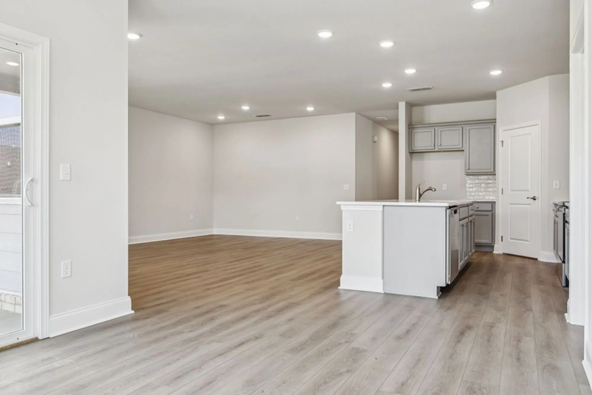 Property Slideshow image 25 of 48 | 312 stonehaus cir, Antioch, TN, 37013