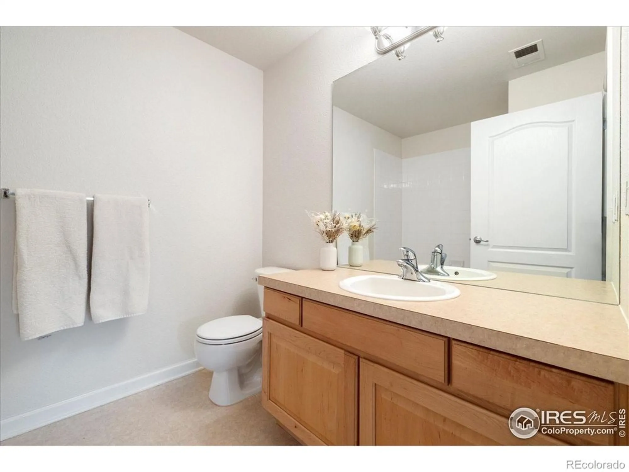 Property Slideshow image 28 of 33 | 4615 hahns peak dr unit 202, Loveland, CO, 80538
