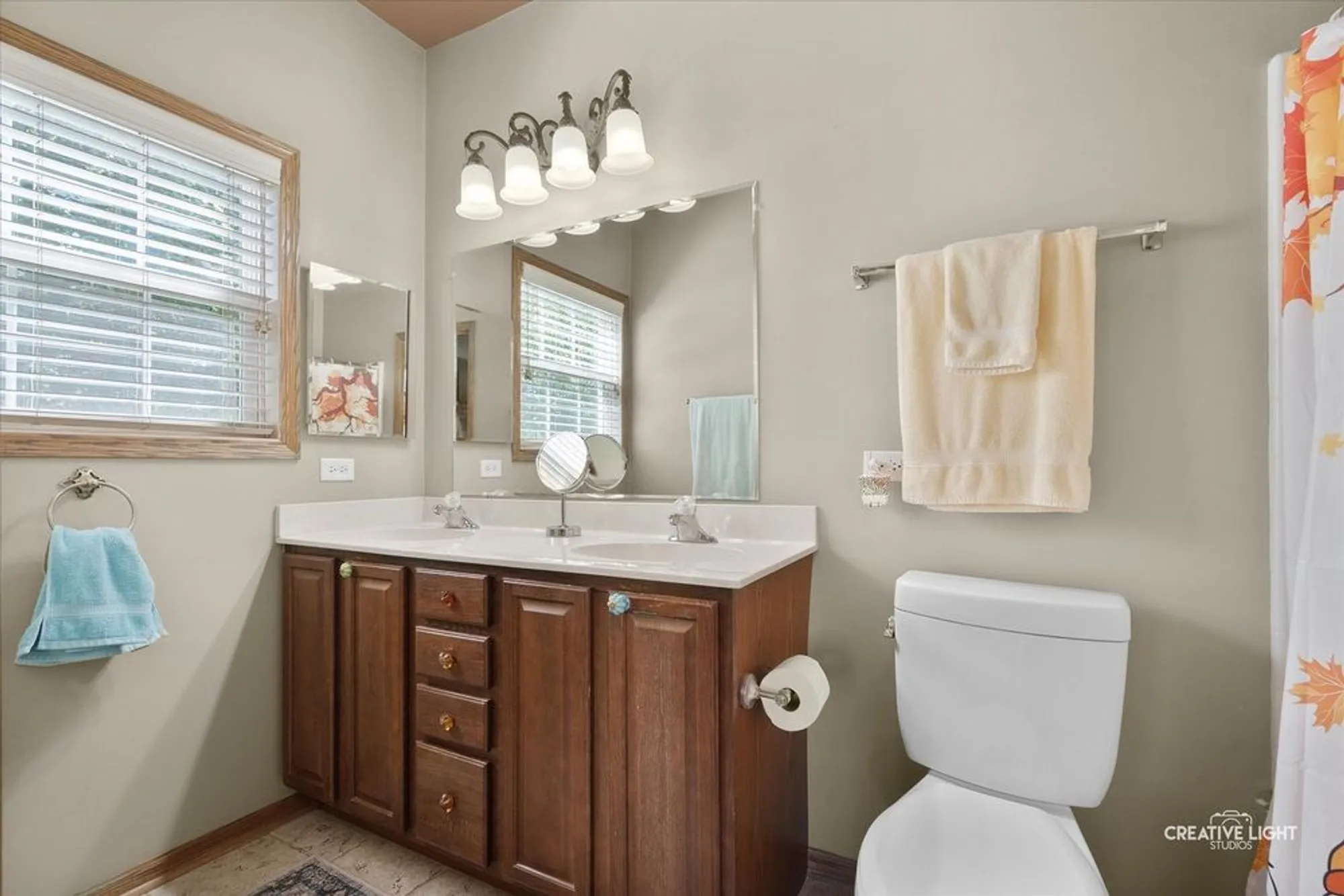 Property Slideshow image 8 of 17 | 17120 carlislie ln, Lockport, IL, 60441