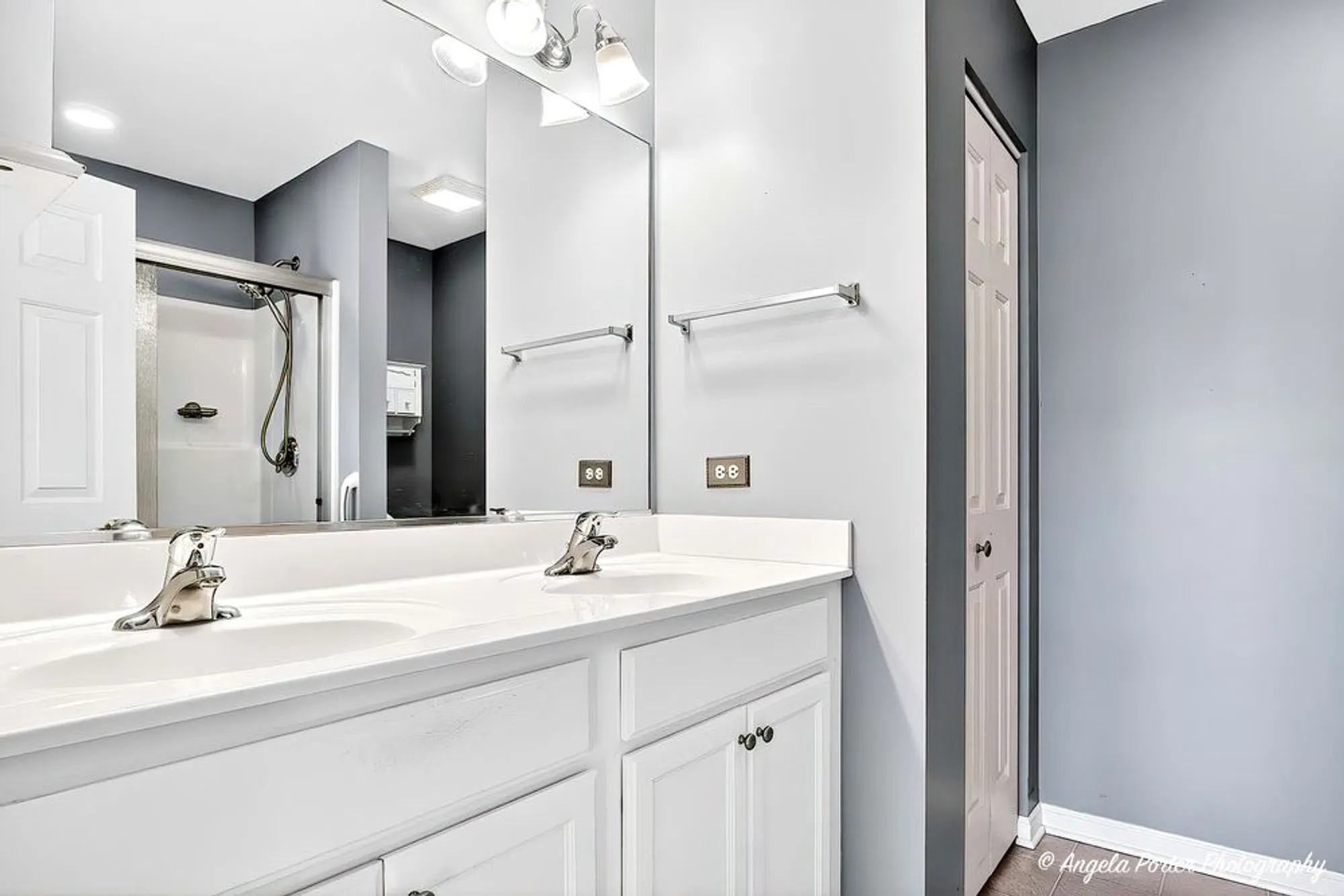 Property Slideshow image 21 of 29 | 806 madison ave, Mchenry, IL, 60050