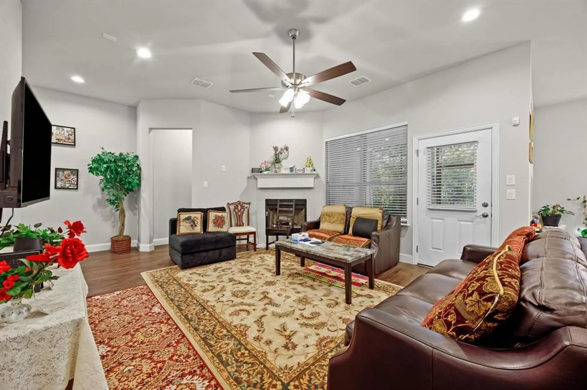 Property Slideshow image 4 of 16 | 829 hearthside way, Mckinney, TX, 75071