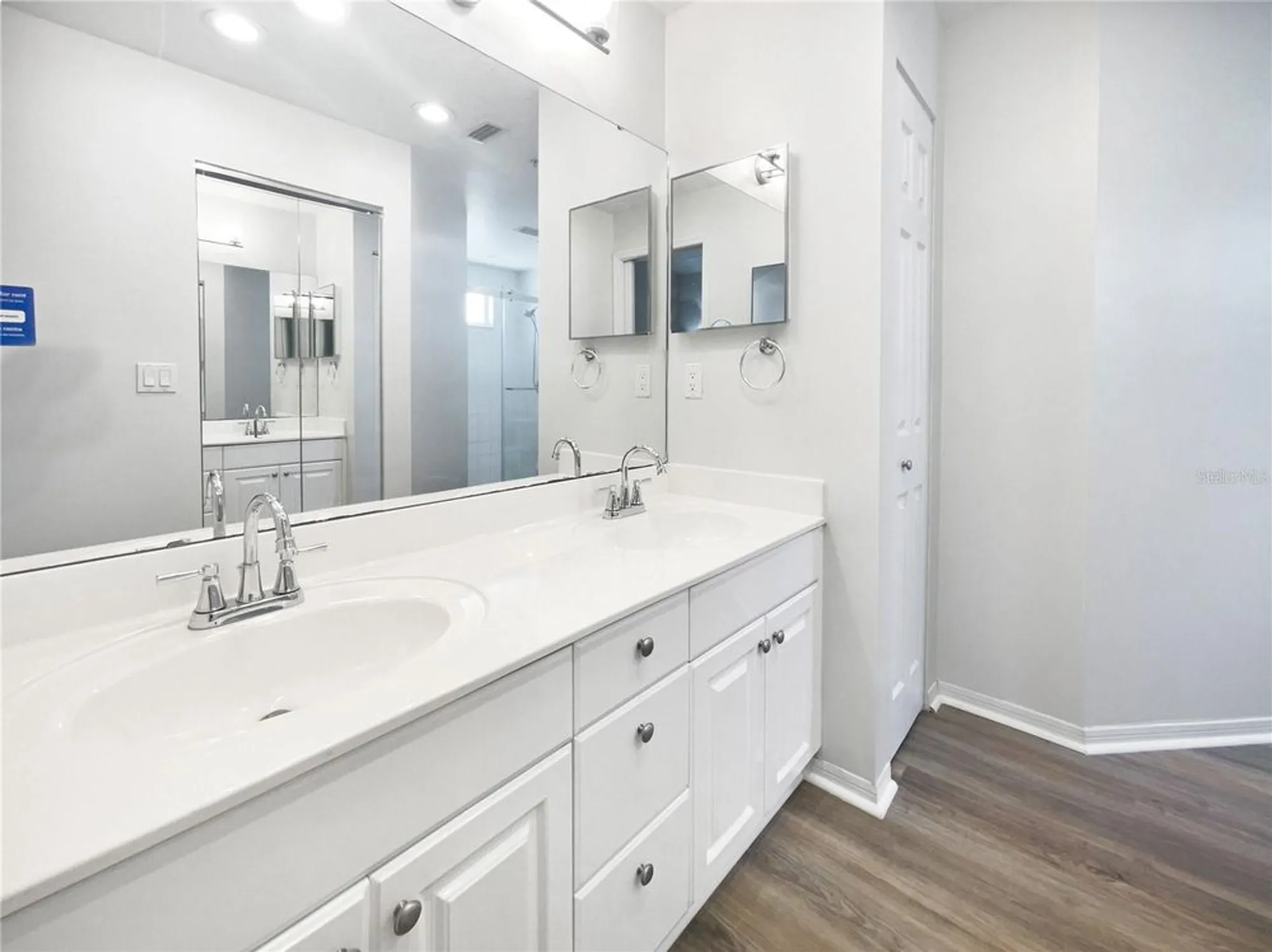 Property Slideshow image 21 of 29 | 6629 pineview ter # 5-201, Bradenton, FL, 34203