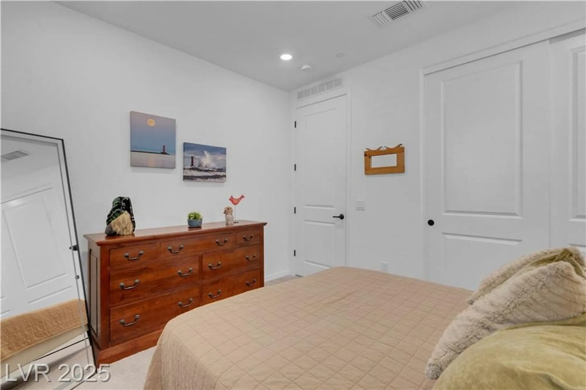 Property Slideshow image 34 of 69 | 124 lake oasis st, Henderson, NV, 89011