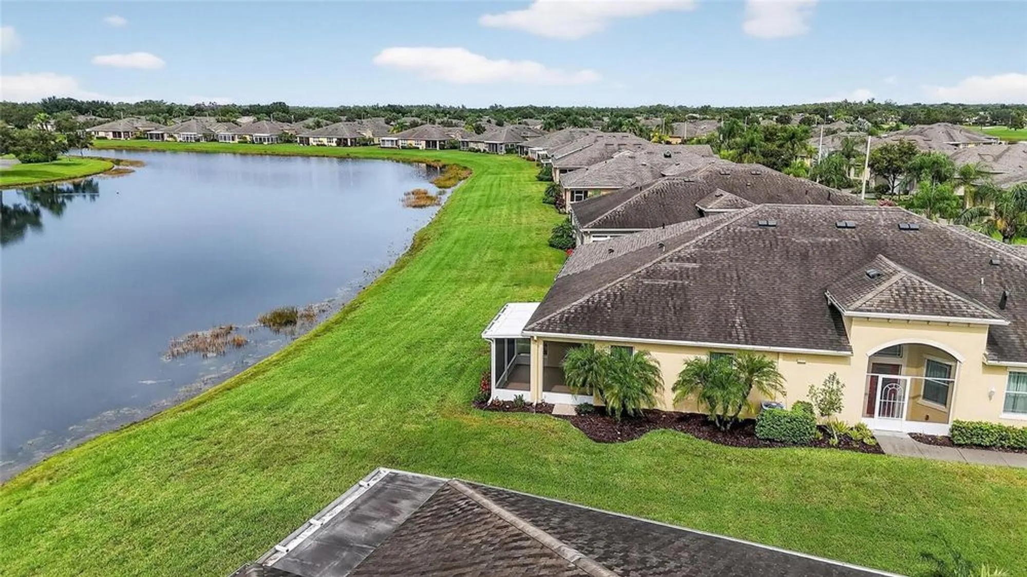 Property Slideshow image 46 of 64 | 2226 nottingham greens dr, Sun City Center, FL, 33573