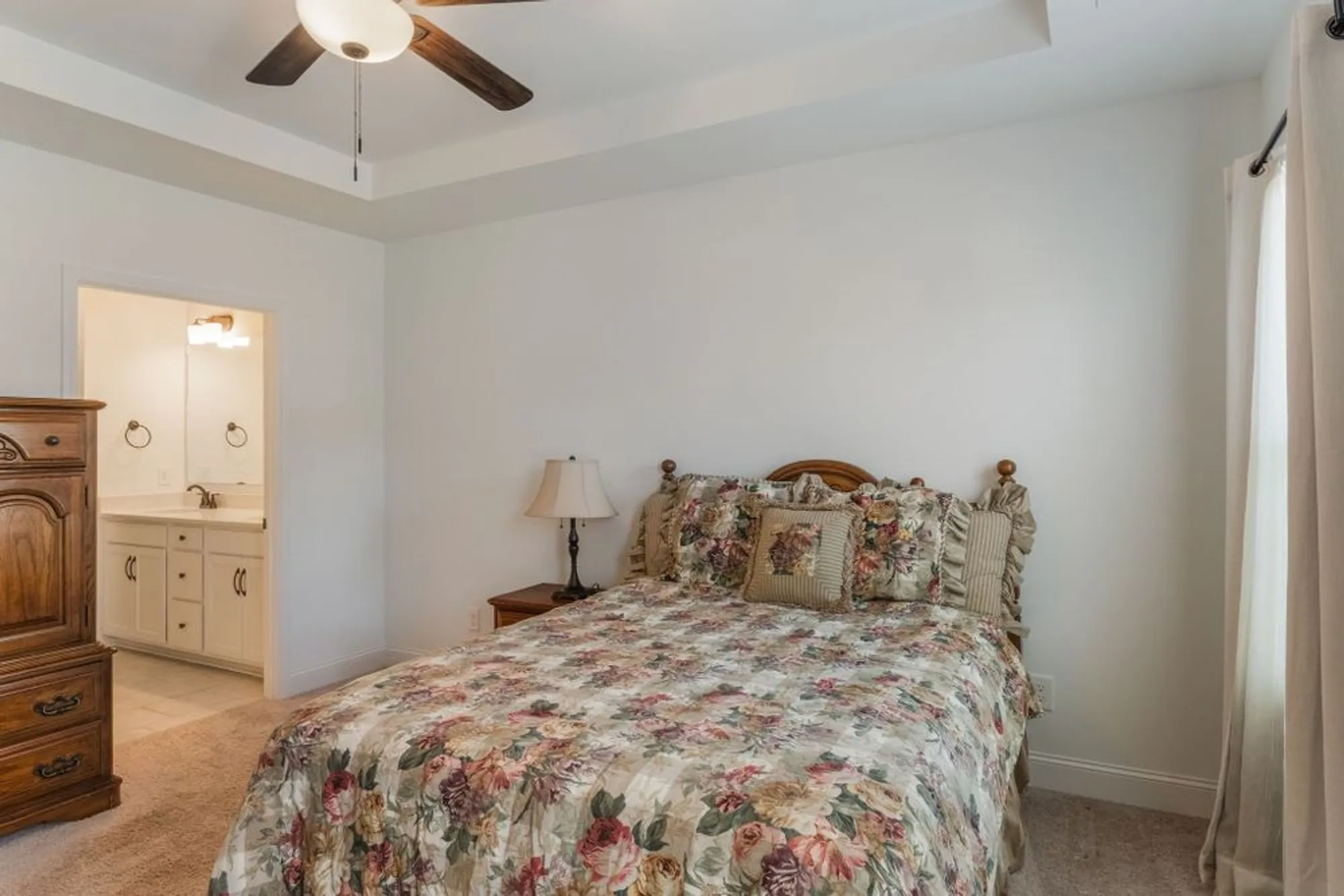 Property Slideshow image 7 of 39 | 1570 cedarbrooke ln, Lebanon, TN, 37090