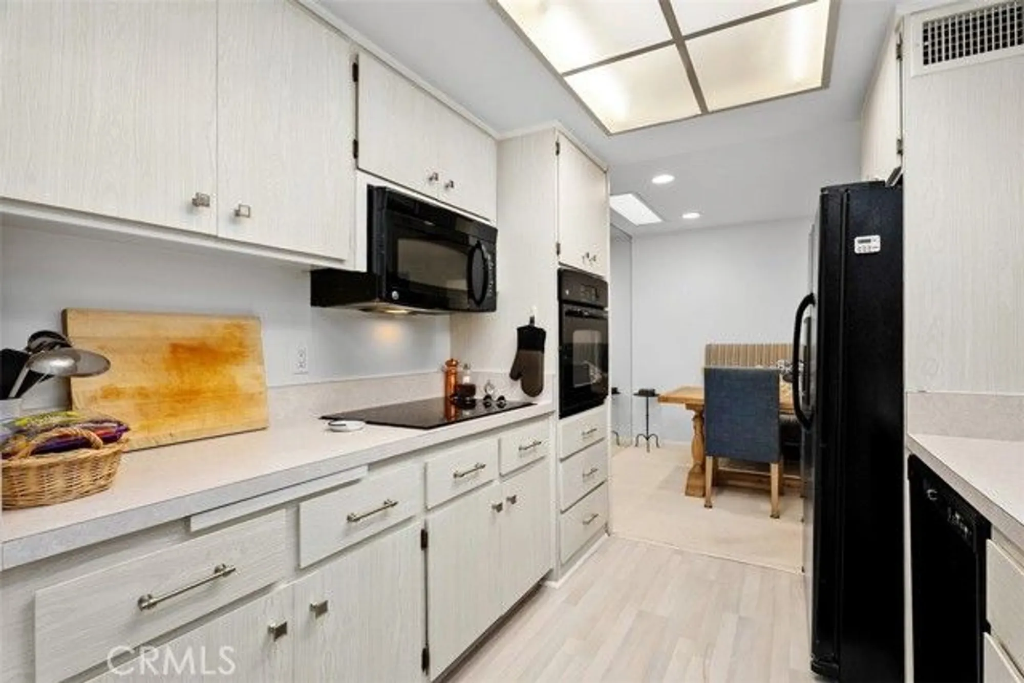 Property Slideshow image 14 of 54 | 207 avenida majorca c, Laguna Woods, CA, 92637