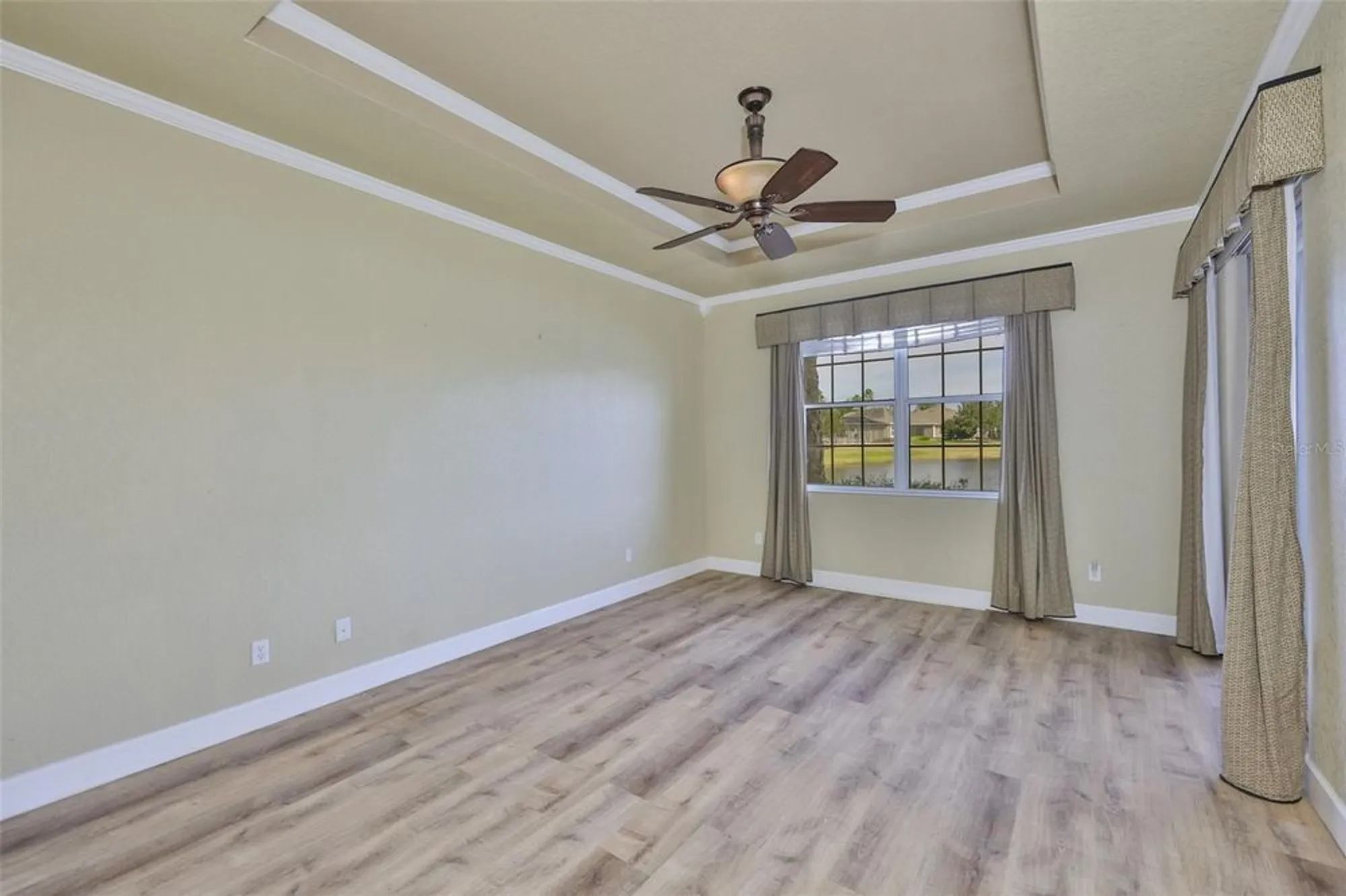 Property Slideshow image 23 of 53 | 1324 emerald dunes dr, Sun City Center, FL, 33573