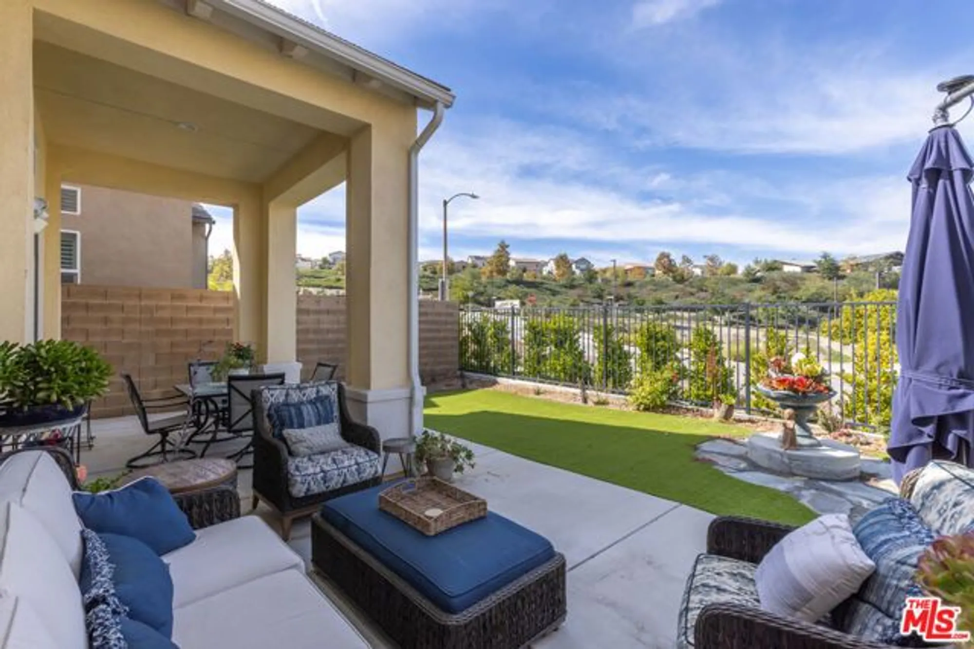 Property Slideshow image 30 of 33 | 25105 citron ln, Canyon Country, CA, 91387