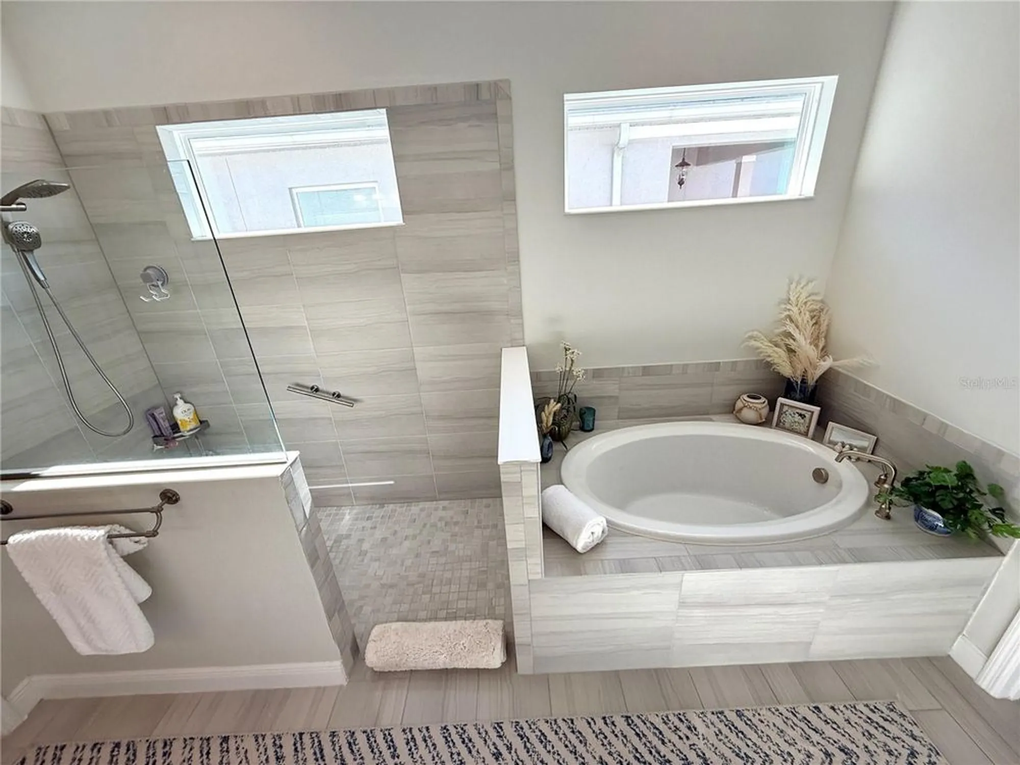 Property Slideshow image 17 of 27 | 8228 bridgeport bay cir, Mount Dora, FL, 32757