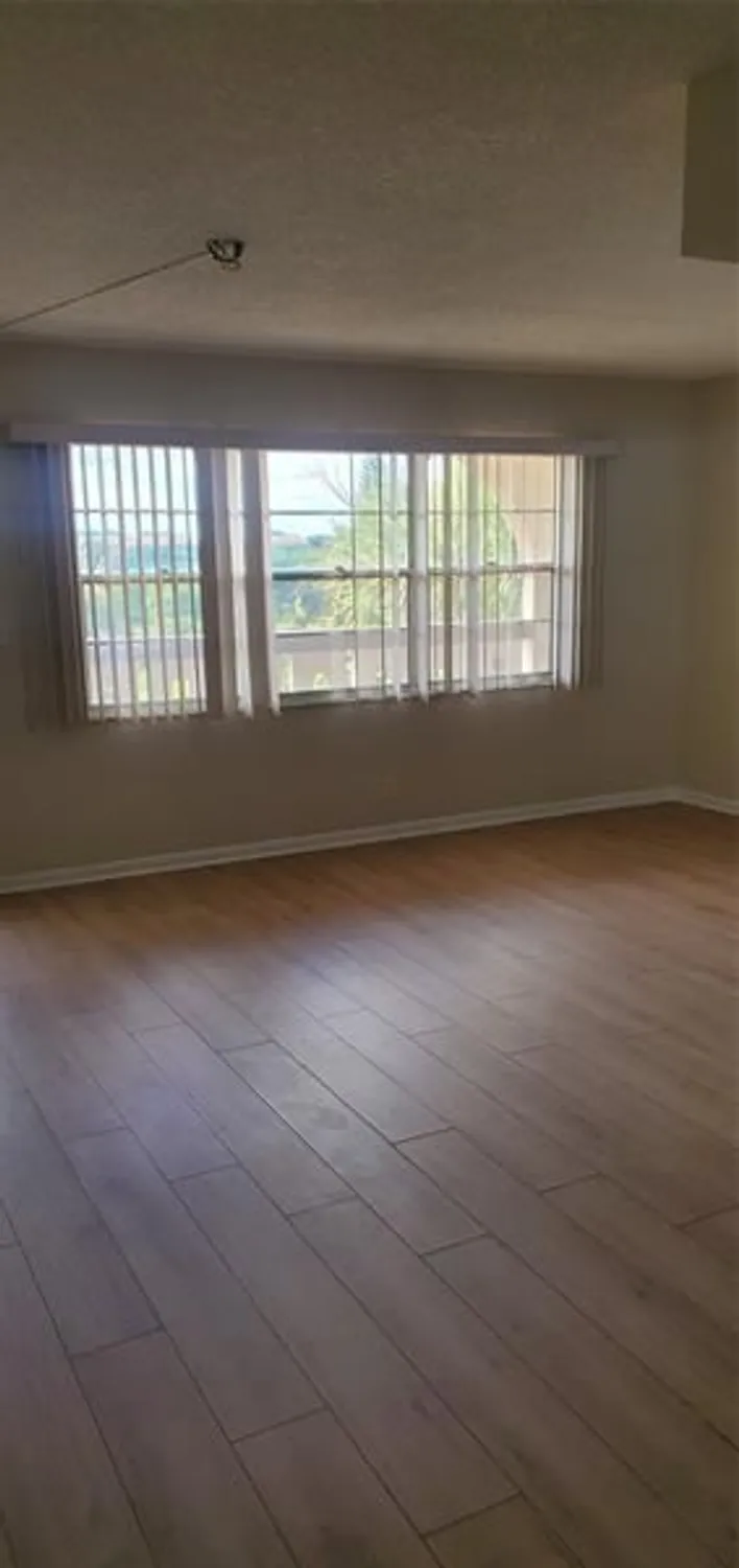 Property Slideshow image 7 of 20 | 1902 bermuda cir h4, Coconut Creek, FL, 33066