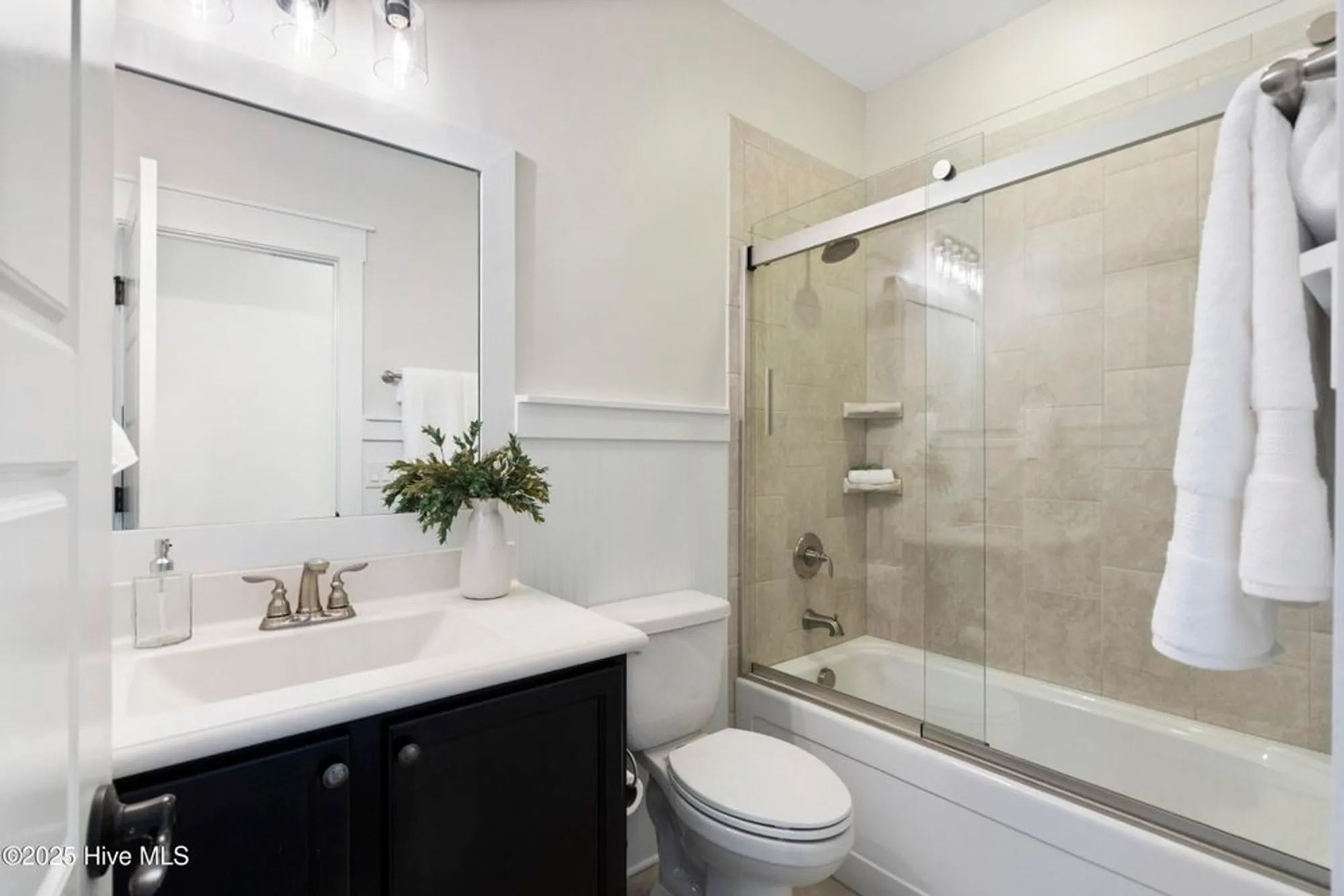 Property Slideshow image 13 of 37 | 2111 shelmore way, Leland, NC, 28451