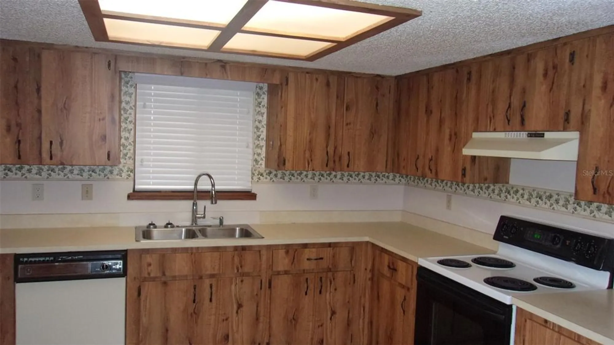 Property Slideshow image 7 of 34 | 10015 sw 90th ct, Ocala, FL, 34481