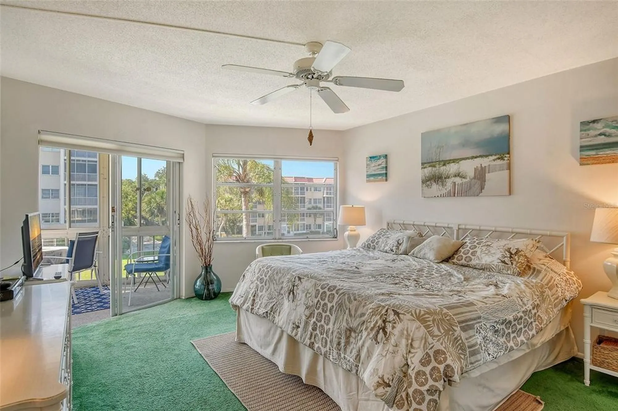 Property Slideshow image 23 of 90 | 1300 n portofino dr apt 305, Sarasota, FL, 34242
