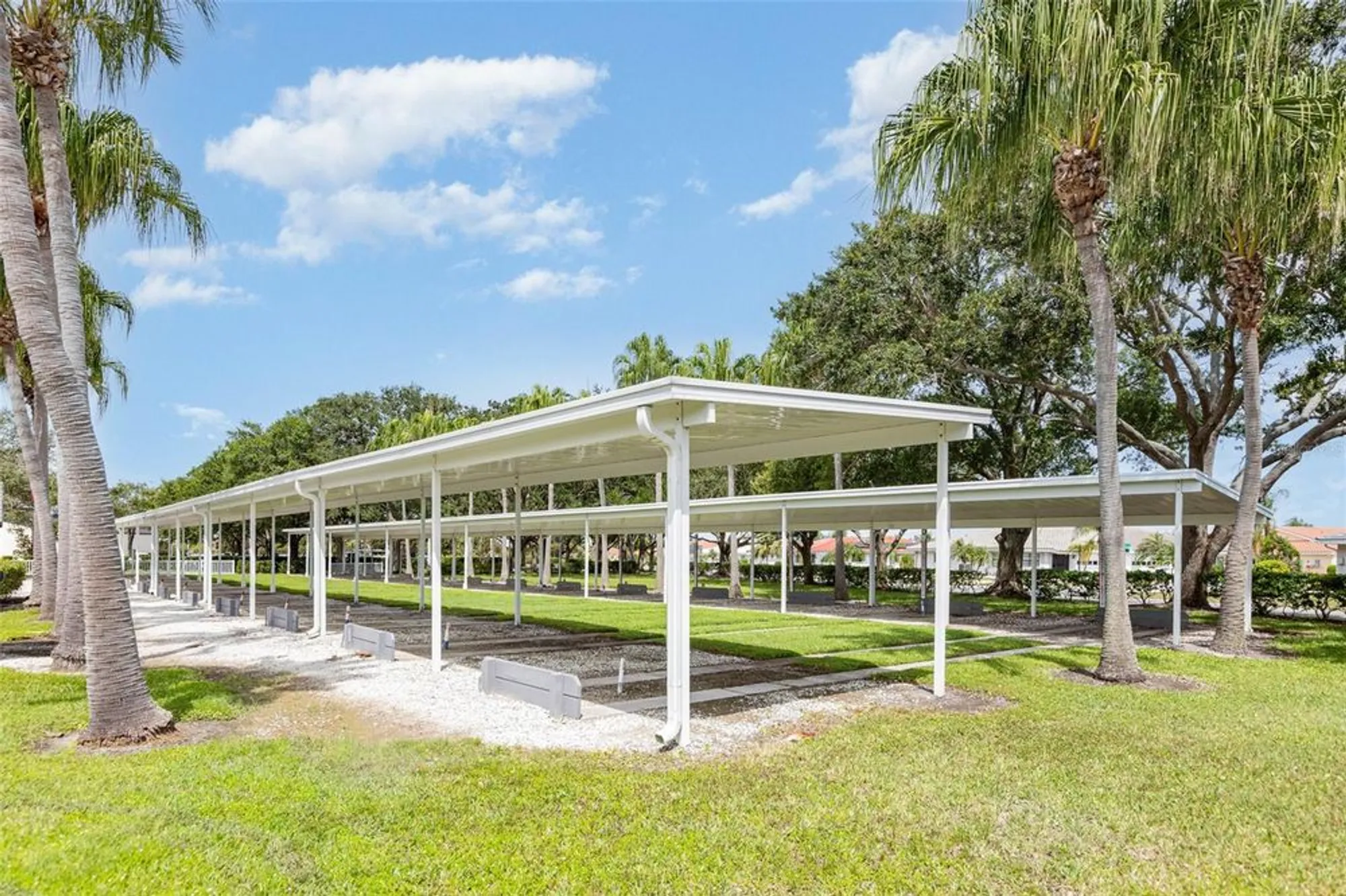 Property Slideshow image 37 of 48 | 305 cranston pl, Sun City Center, FL, 33573