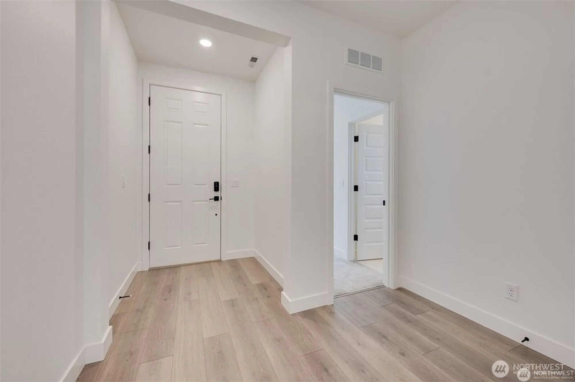 Property Slideshow image 5 of 37 | 29208 217th pl se # 34, Black Diamond, WA, 98010