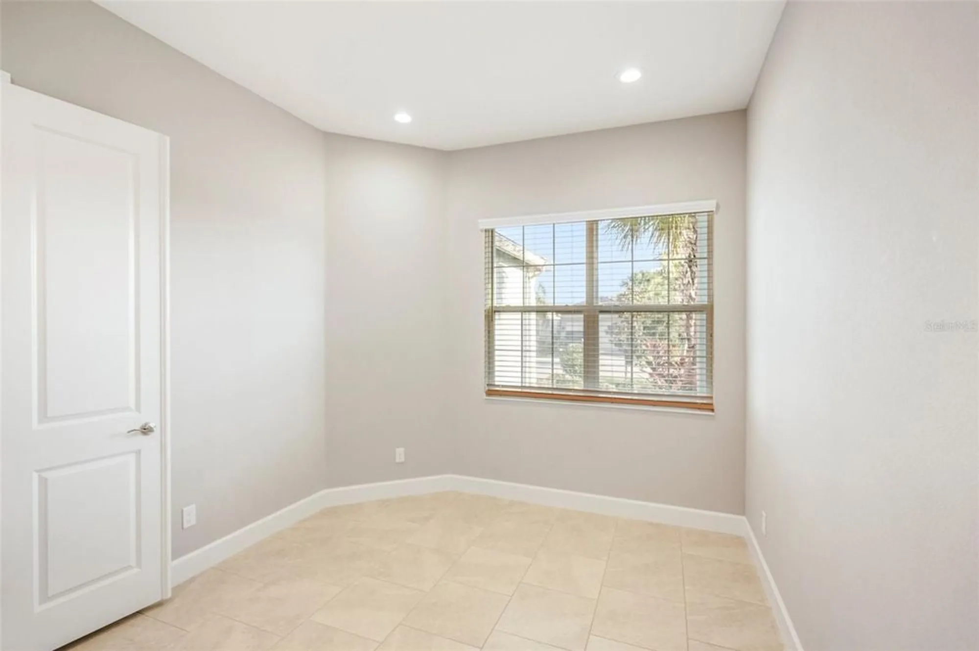 Property Slideshow image 17 of 50 | 4838 sevilla shores dr, Wimauma, FL, 33598