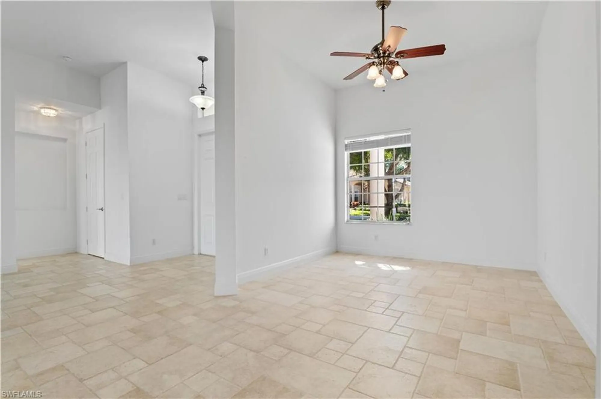 Property Slideshow image 4 of 38 | 20381 foxworth cir, Estero, FL, 33928