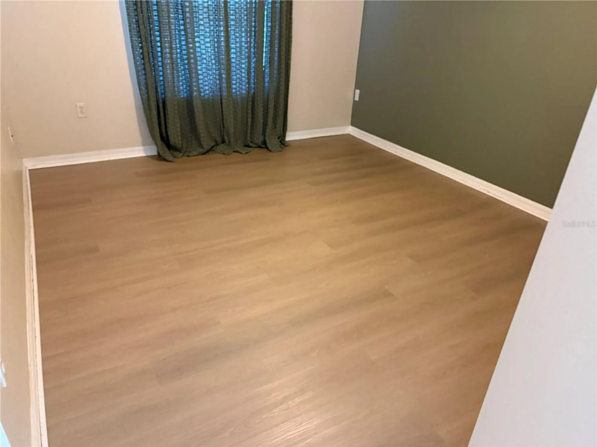 Property Slideshow image 9 of 30 | 4924 creekside trl, Sarasota, FL, 34243