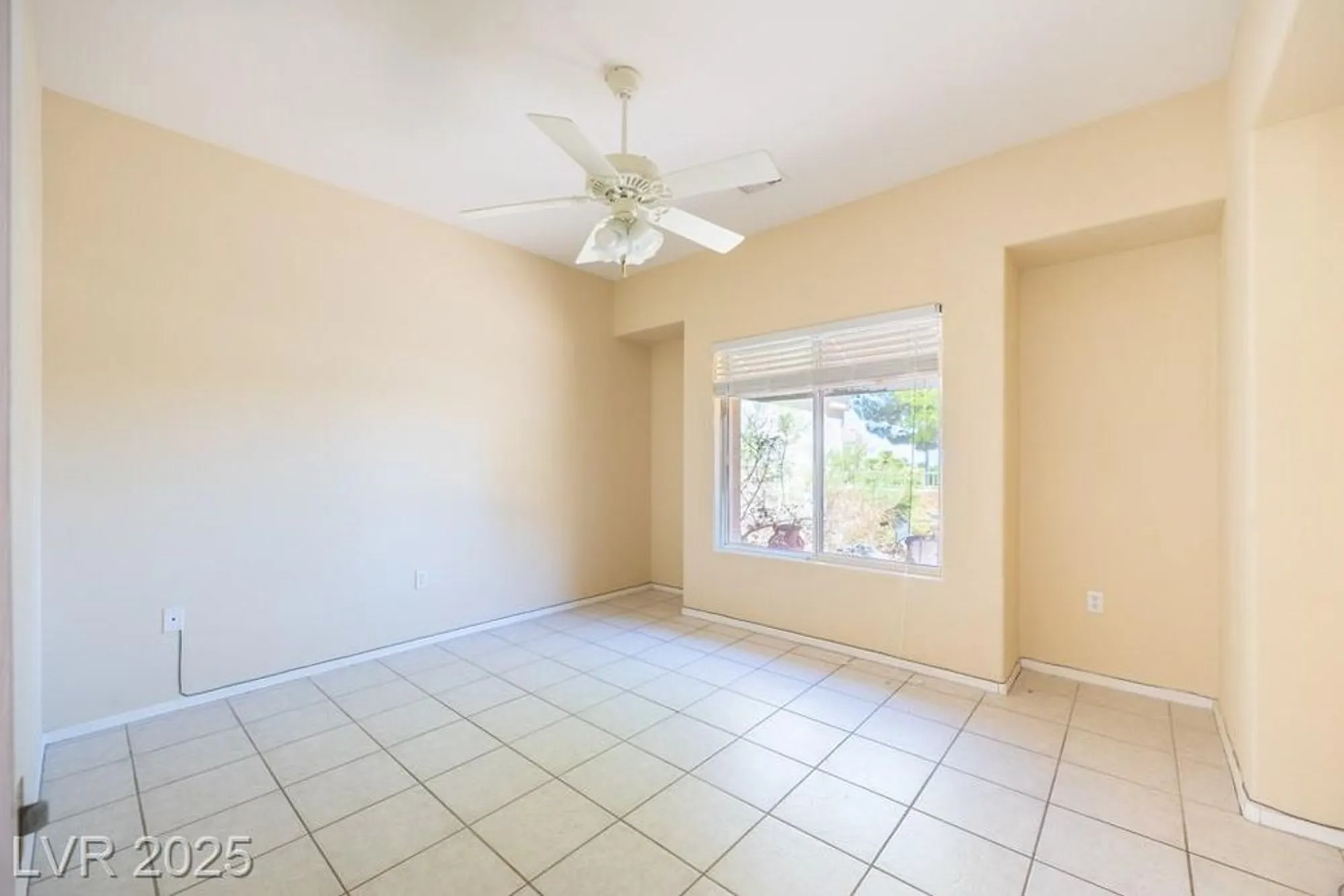 Property Slideshow image 16 of 36 | 2125 capestone st, Las Vegas, NV, 89134