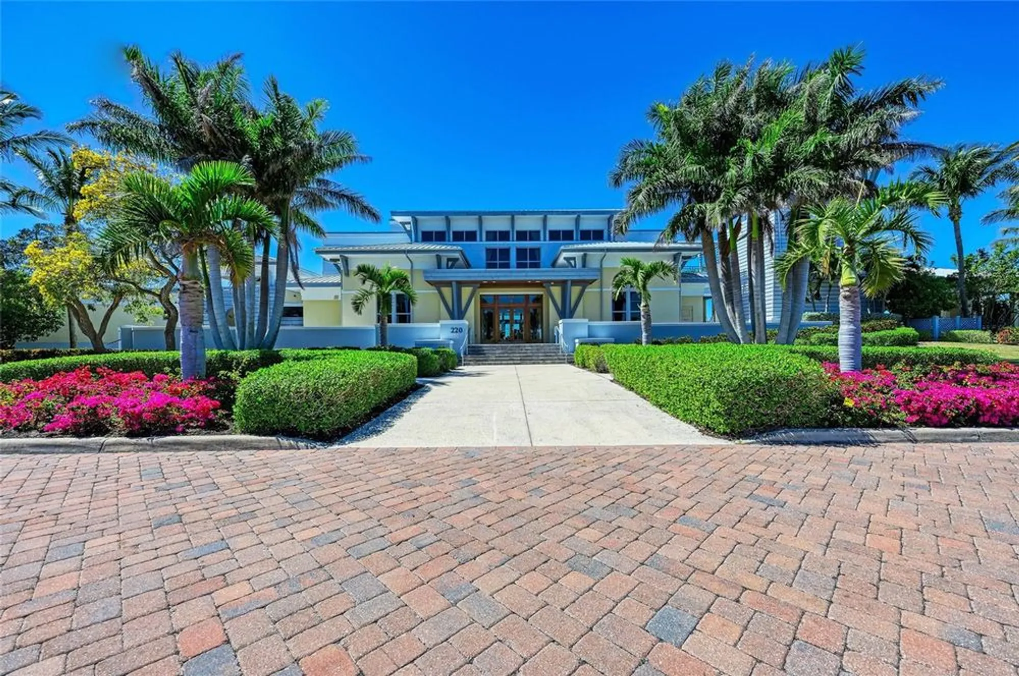 Property Slideshow image 78 of 100 | 387 aruba cir 301, Bradenton, FL, 34209