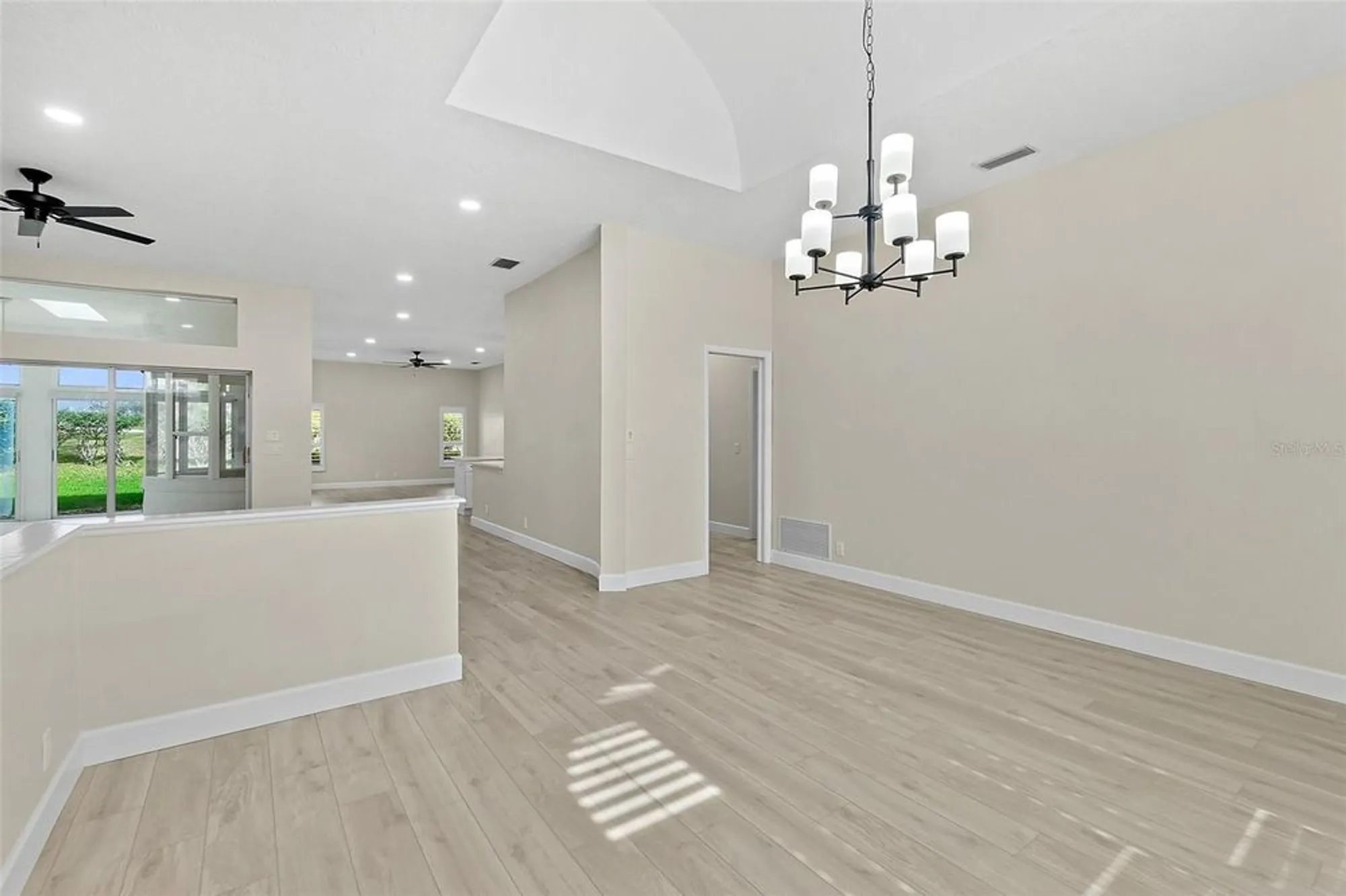 Property Slideshow image 13 of 56 | 38 kingsley cir, Ormond Beach, FL, 32174