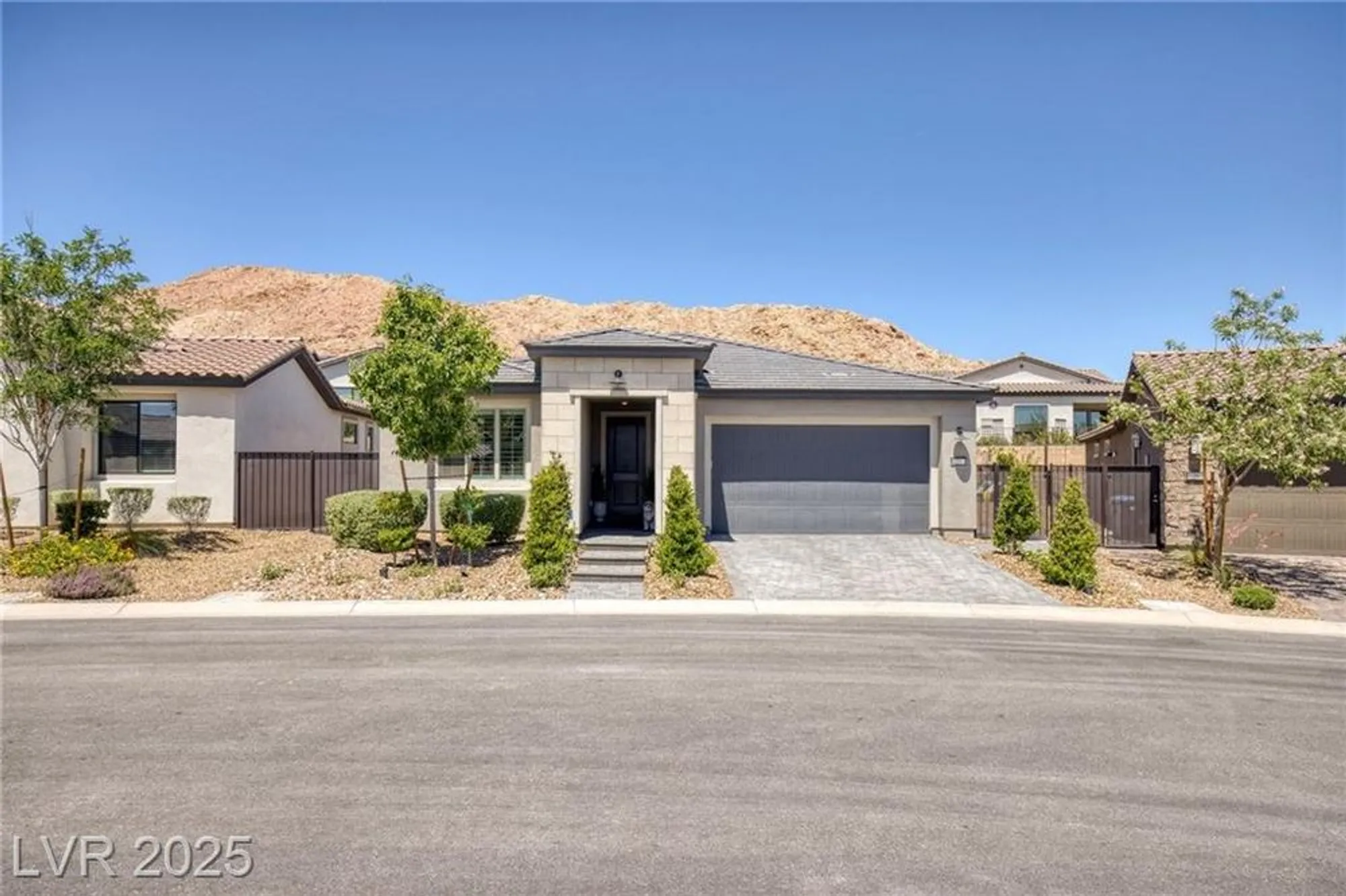 Property Slideshow image 2 of 44 | 25 red creek bluff st, Henderson, NV, 89011