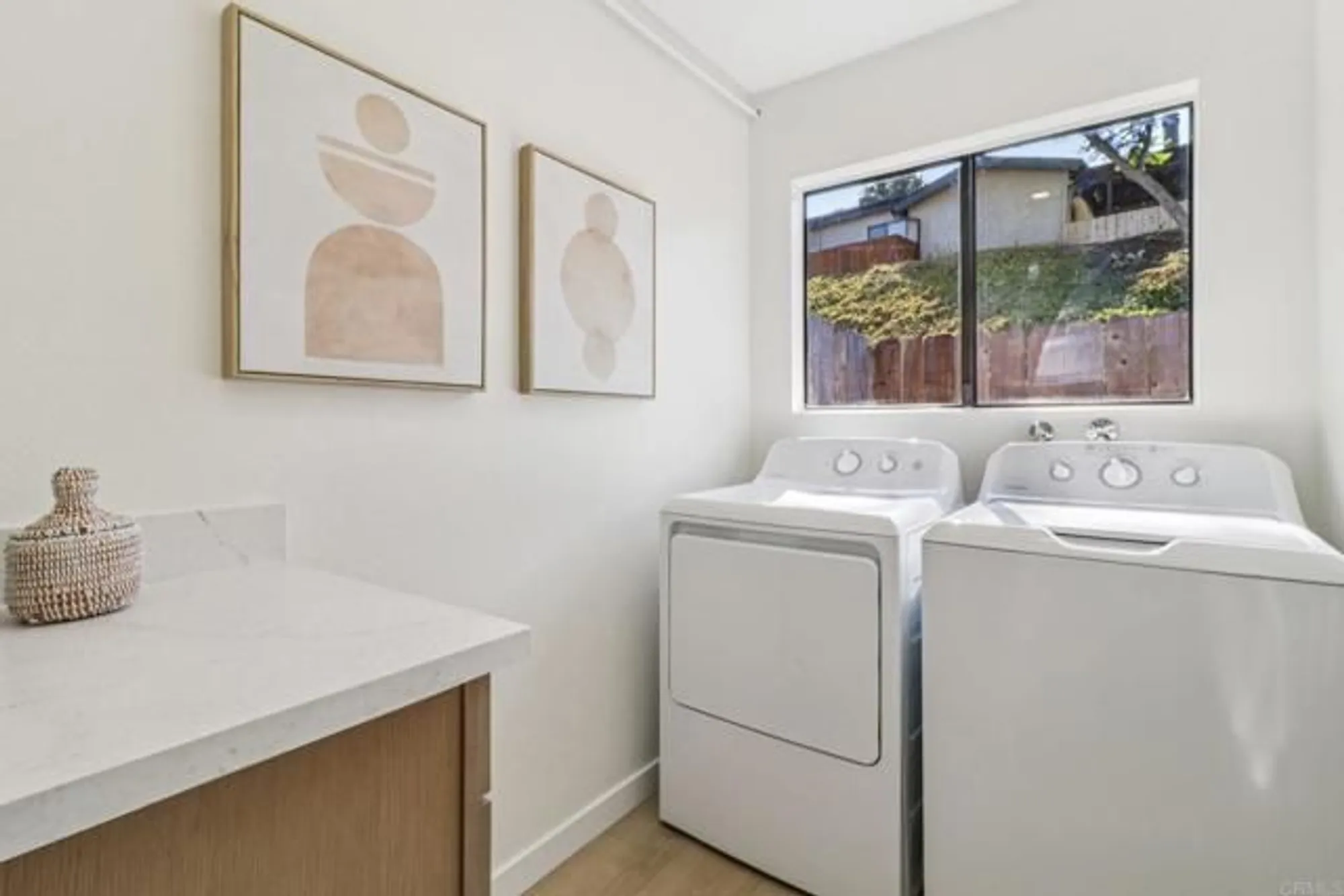 Property Slideshow image 23 of 36 | 737 nob cir, Vista, CA, 92084