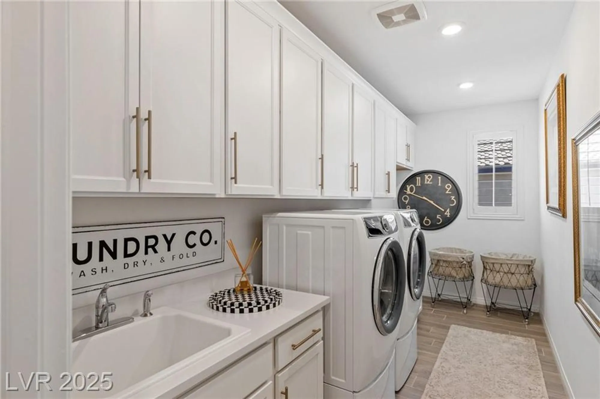 Property Slideshow image 12 of 44 | 25 red creek bluff st, Henderson, NV, 89011