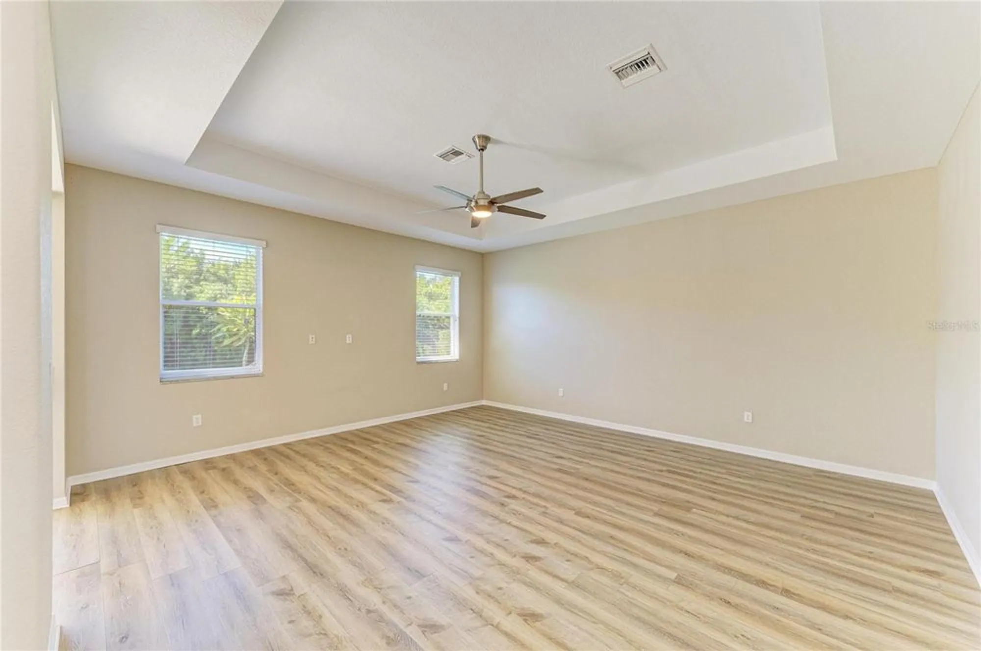 Property Slideshow image 14 of 63 | 350 river enclave ct, Bradenton, FL, 34212