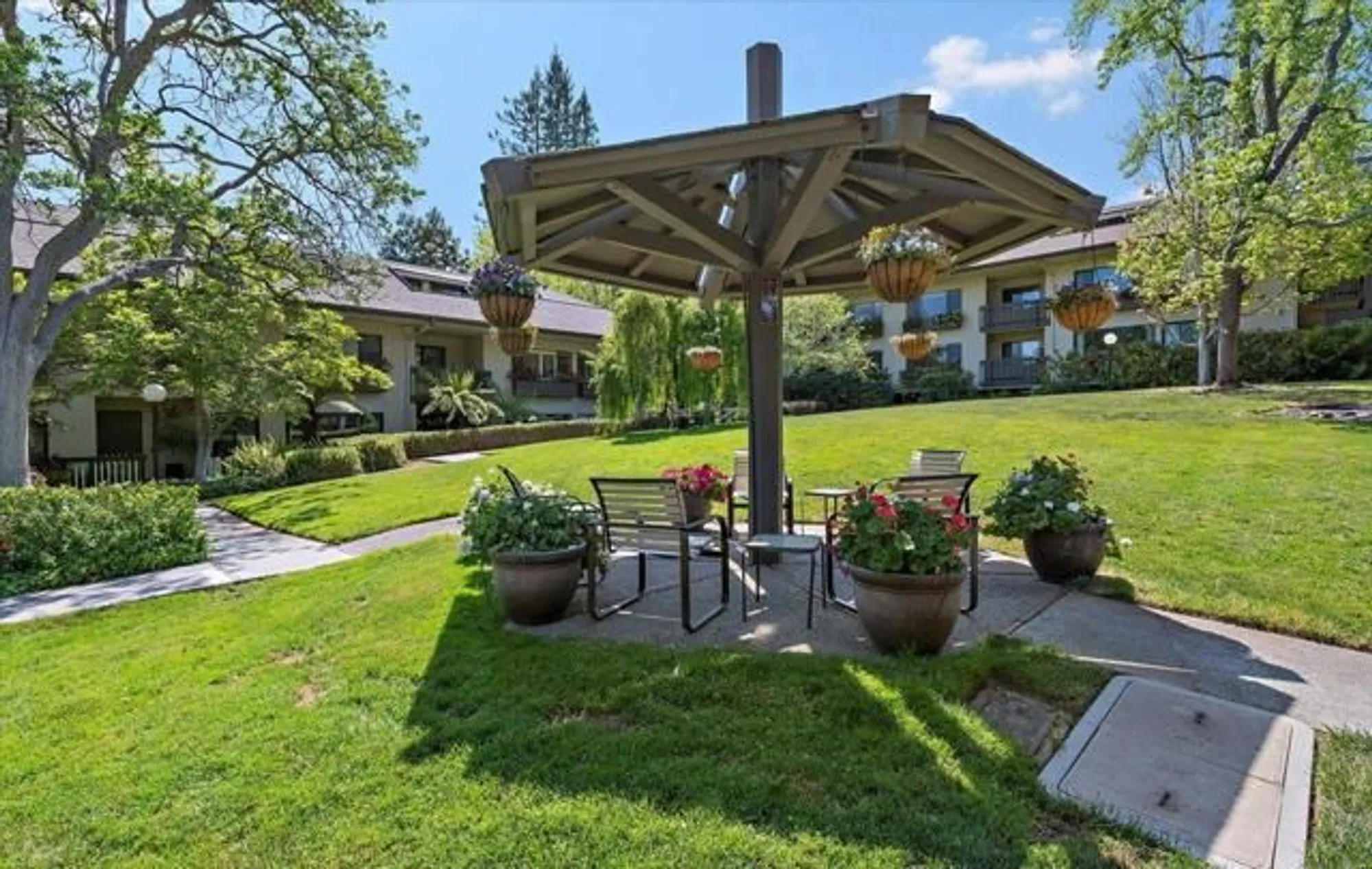 Property Slideshow image 17 of 24 | 2140 santa cruz ave b104, Menlo Park, CA, 94025
