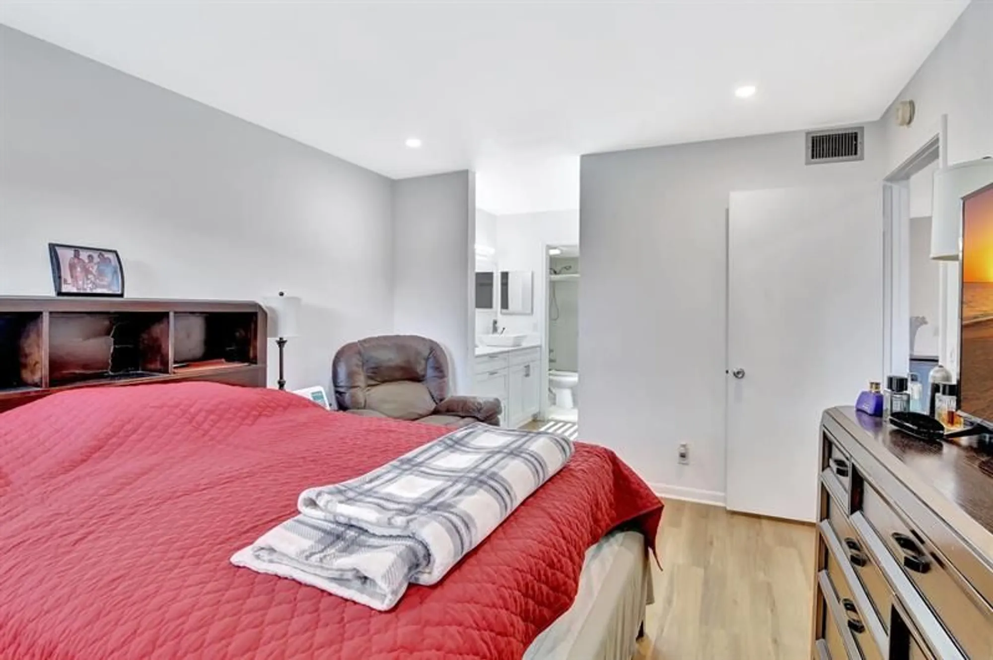 Property Slideshow image 14 of 35 | 1200 sw 124th ter 404 o, Pembroke Pines, FL, 33027