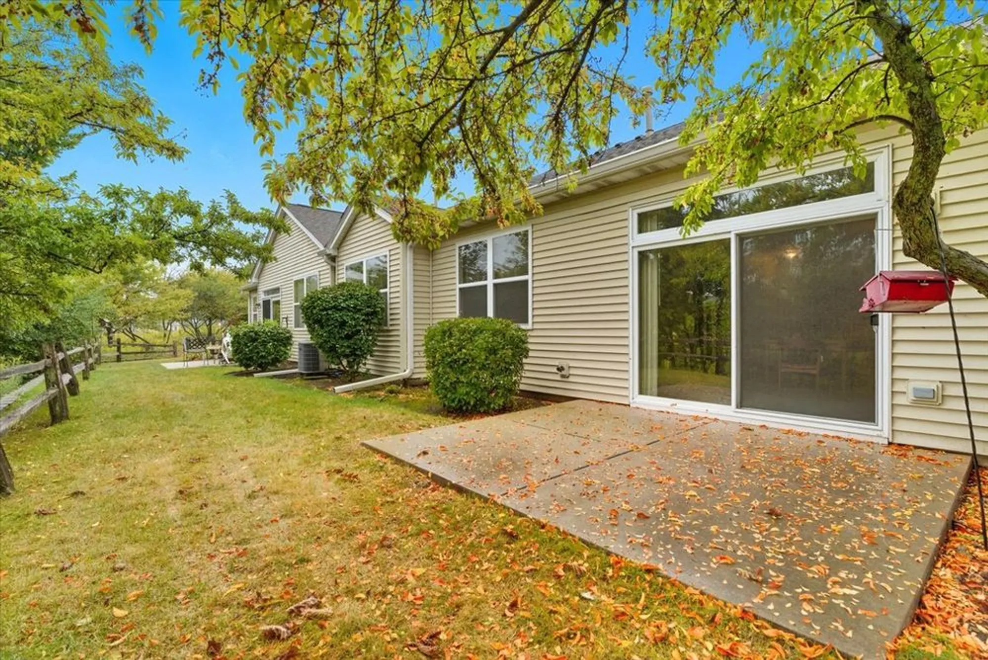 Property Slideshow image 23 of 25 | 2346 ashbrook ln, Grayslake, IL, 60030