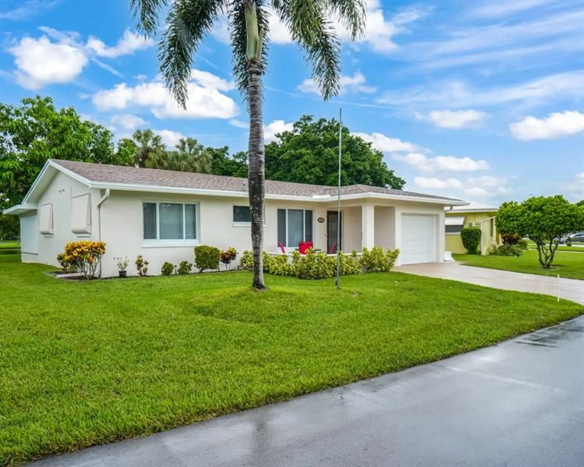 Property Slideshow image 21 of 42 | 4513 nw 43rd ter, Tamarac, FL, 33319