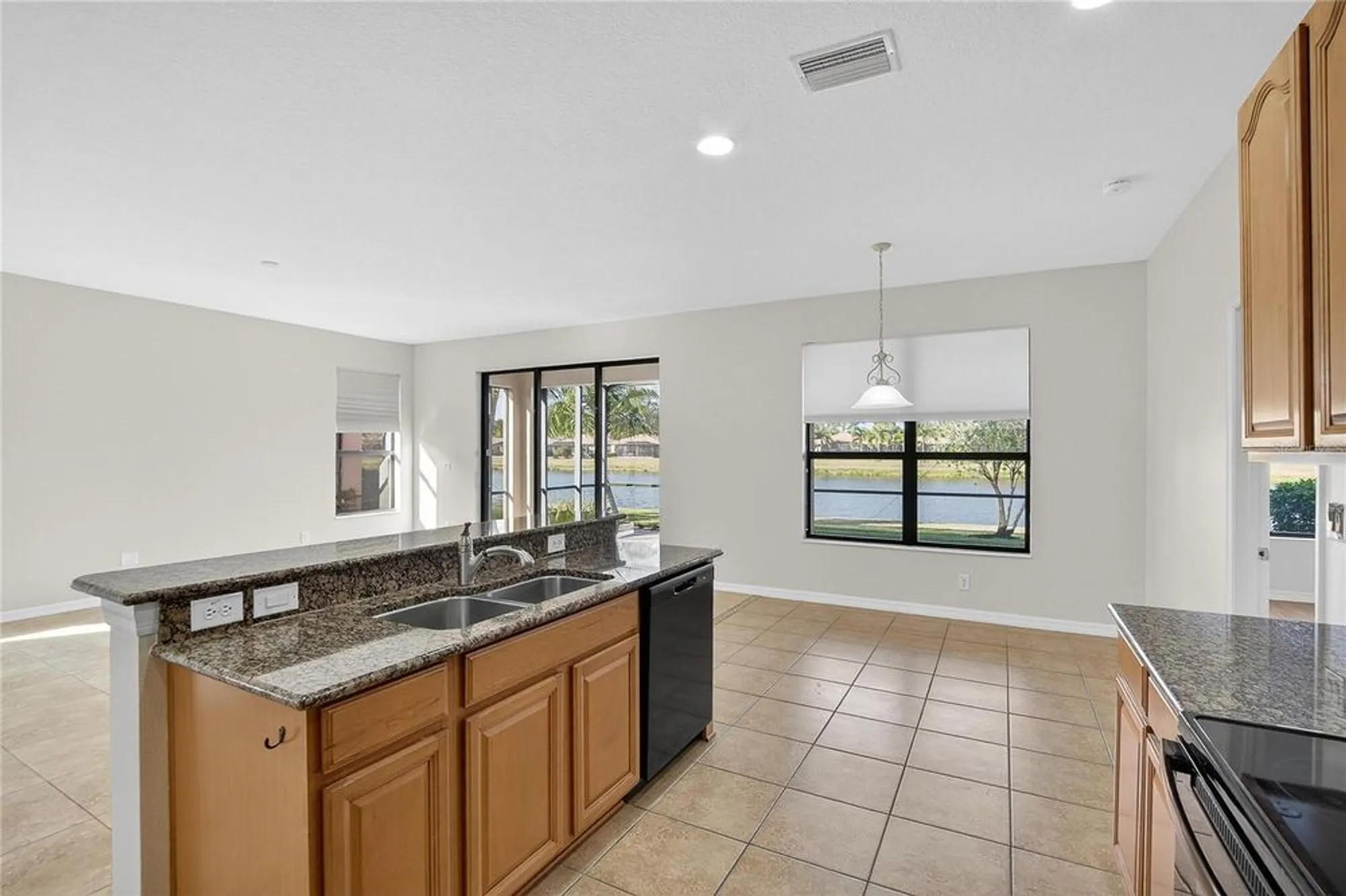 Property Slideshow image 13 of 76 | 331 cedar falls dr, Apollo Beach, FL, 33572