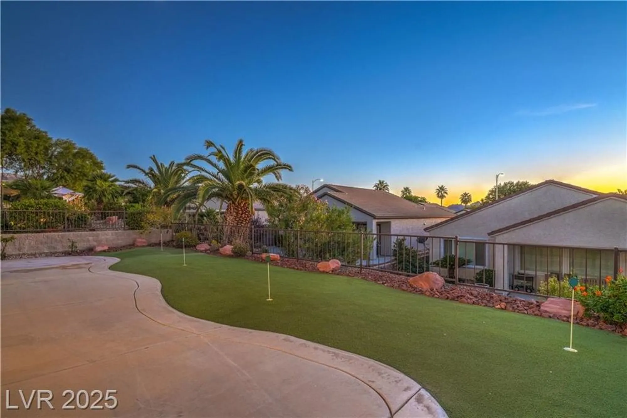 Property Slideshow image 33 of 62 | 2331 meteor shower st, Henderson, NV, 89044