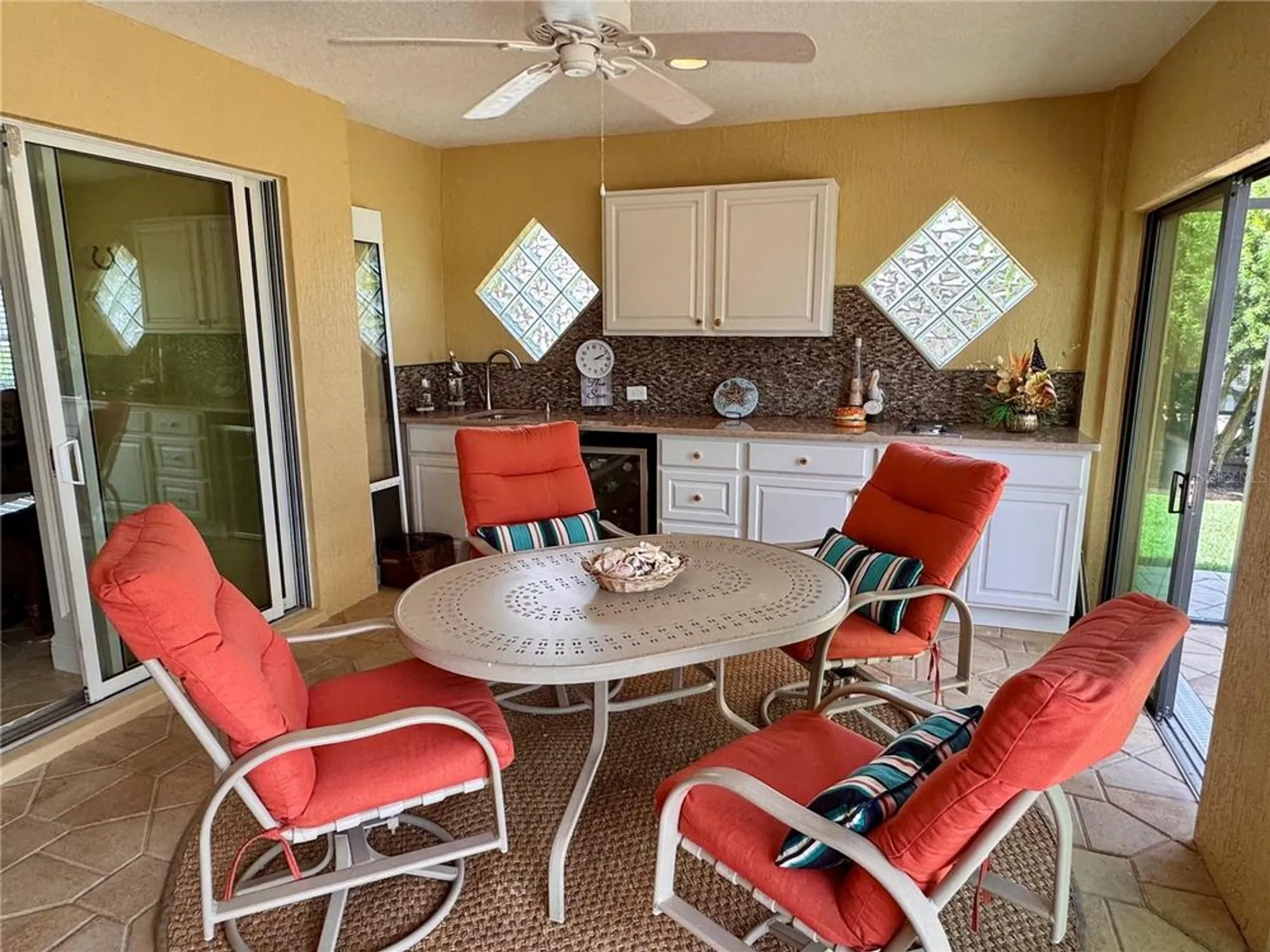 Property Slideshow image 26 of 37 | 2005 markridge loop, The Villages, FL, 32162