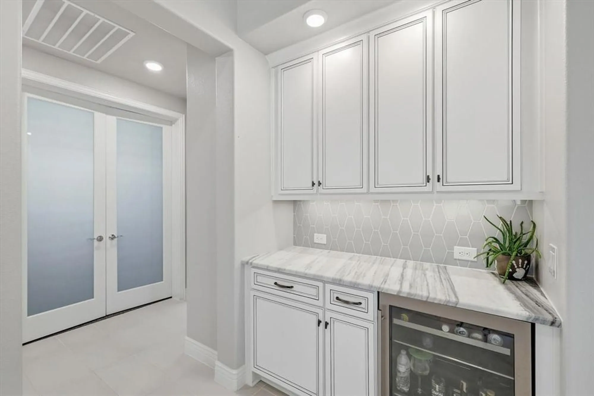 Property Slideshow image 9 of 35 | 10008 baywood ct, Denton, TX, 76207