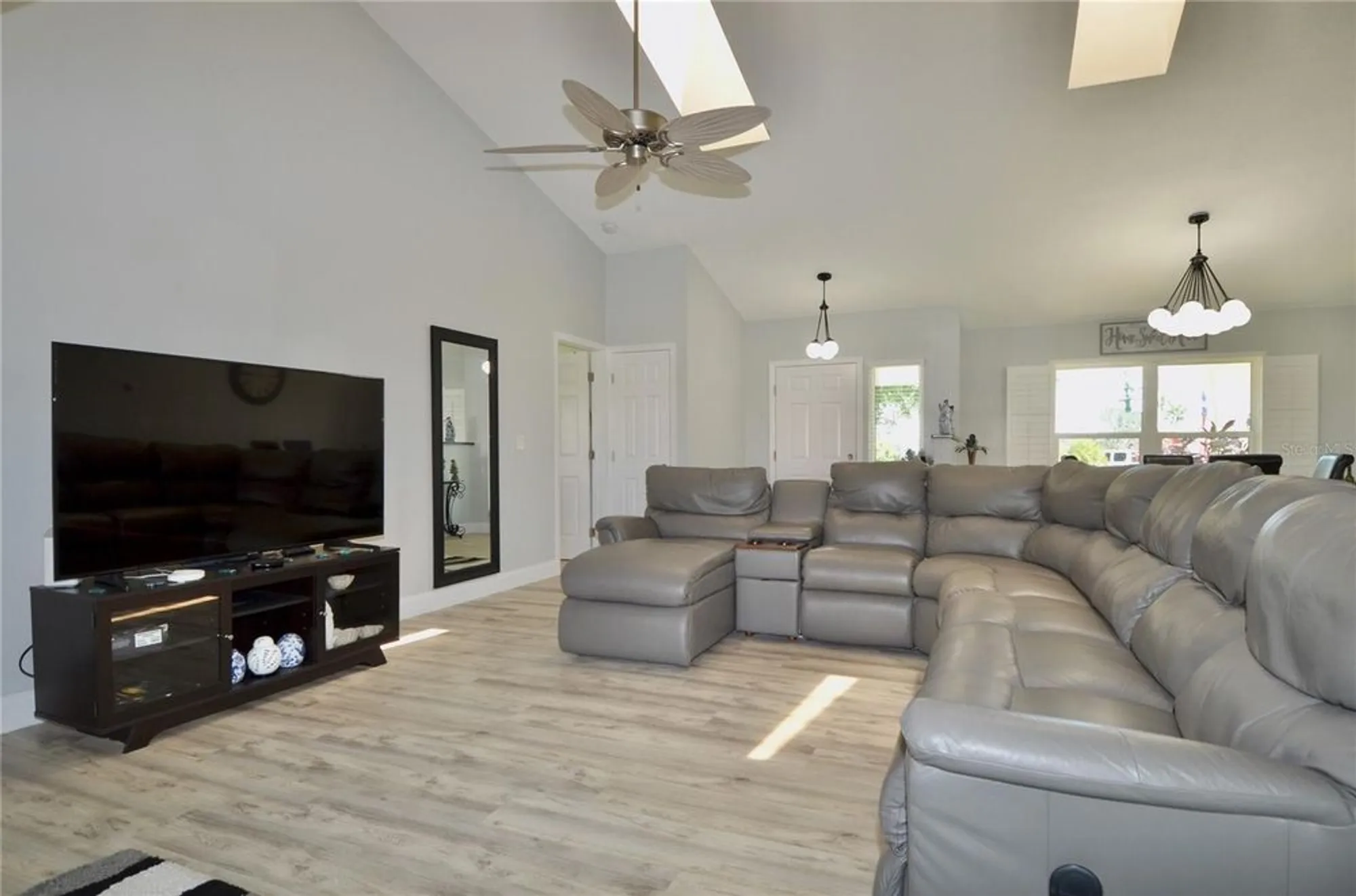 Property Slideshow image 20 of 77 | 611 paget dr, Venice, FL, 34293