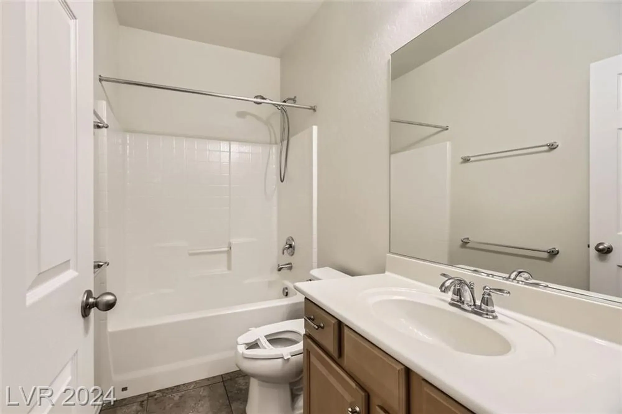 Property Slideshow image 19 of 32 | 3306 american mustang ct, Las Vegas, NV, 89122