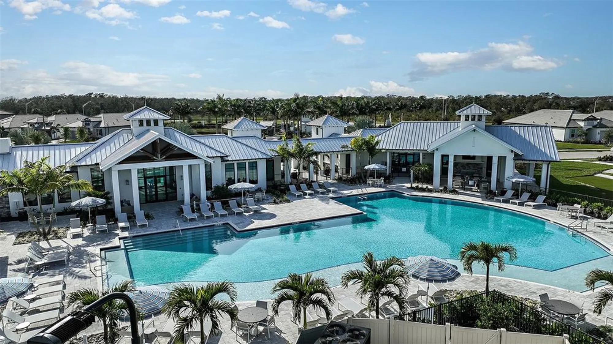 Property Slideshow image 5 of 18 | 17020 savory mist cir, Lakewood Ranch, FL, 34211